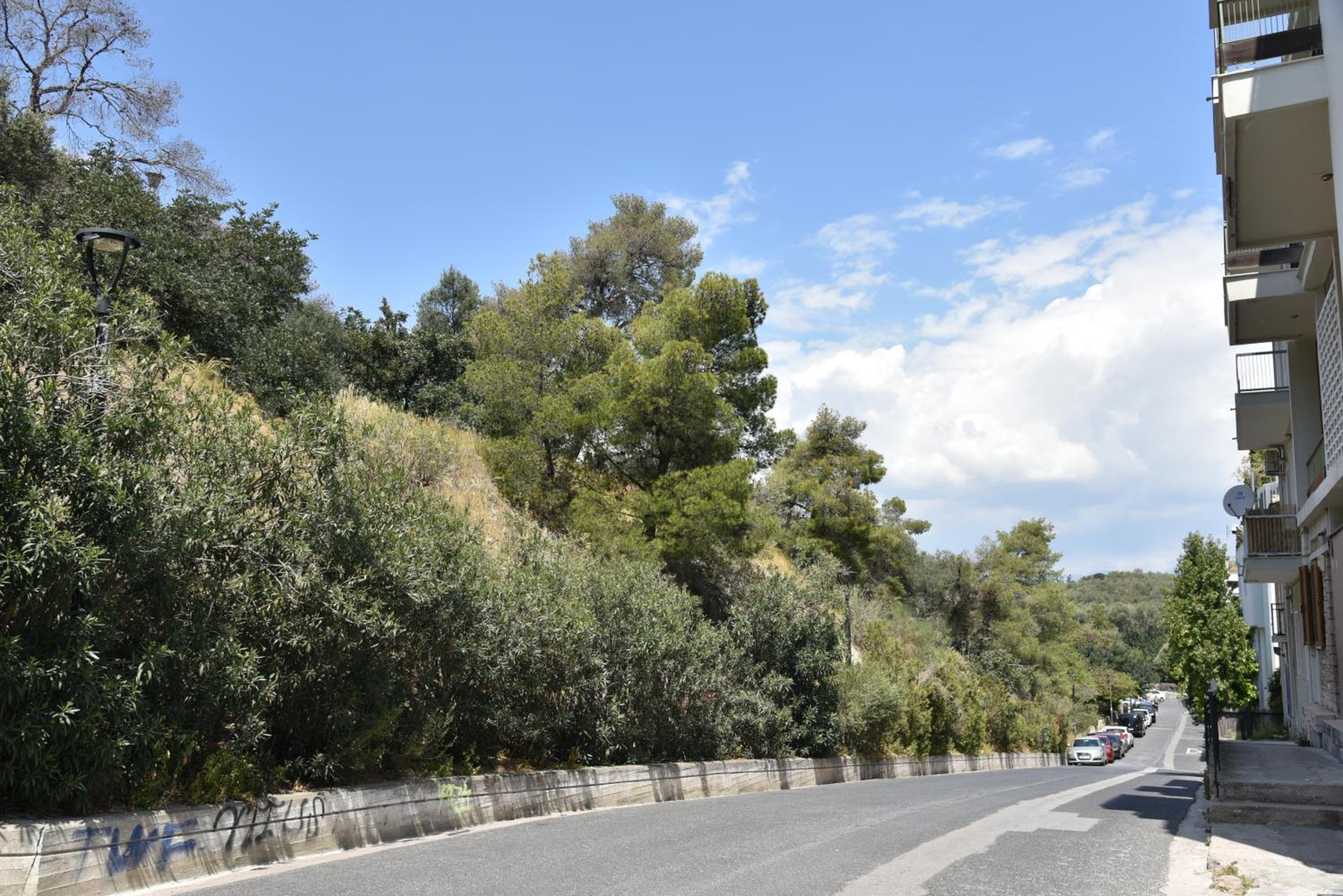 Canto-Home Alongside The Acropolis