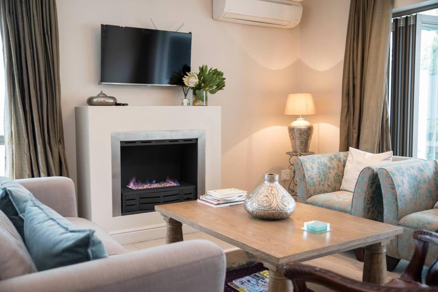 13 La Gratitude Luxury Apartment-with backup power for loadshedding view 5
