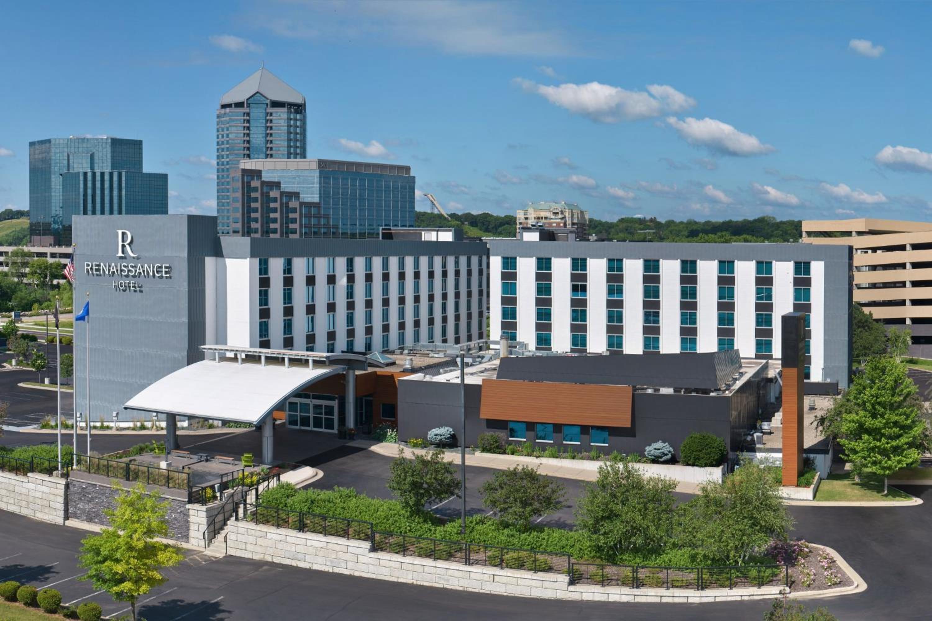 Hotel Renaissance Minneapolis Bloomington Hotel - Image 1