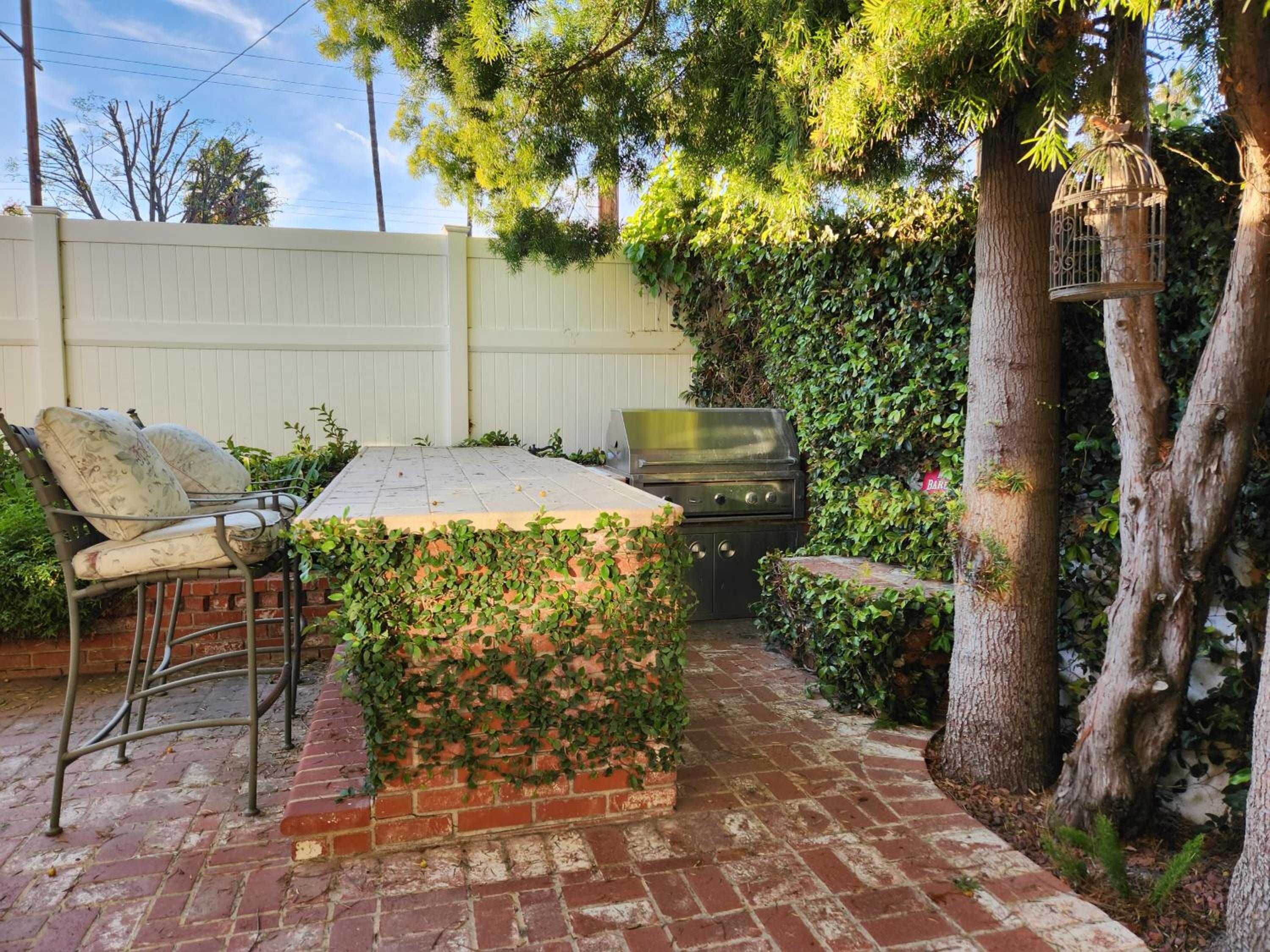 4 BR Encino Home w/ Amazing Yard, Near Everything - Property Image 56