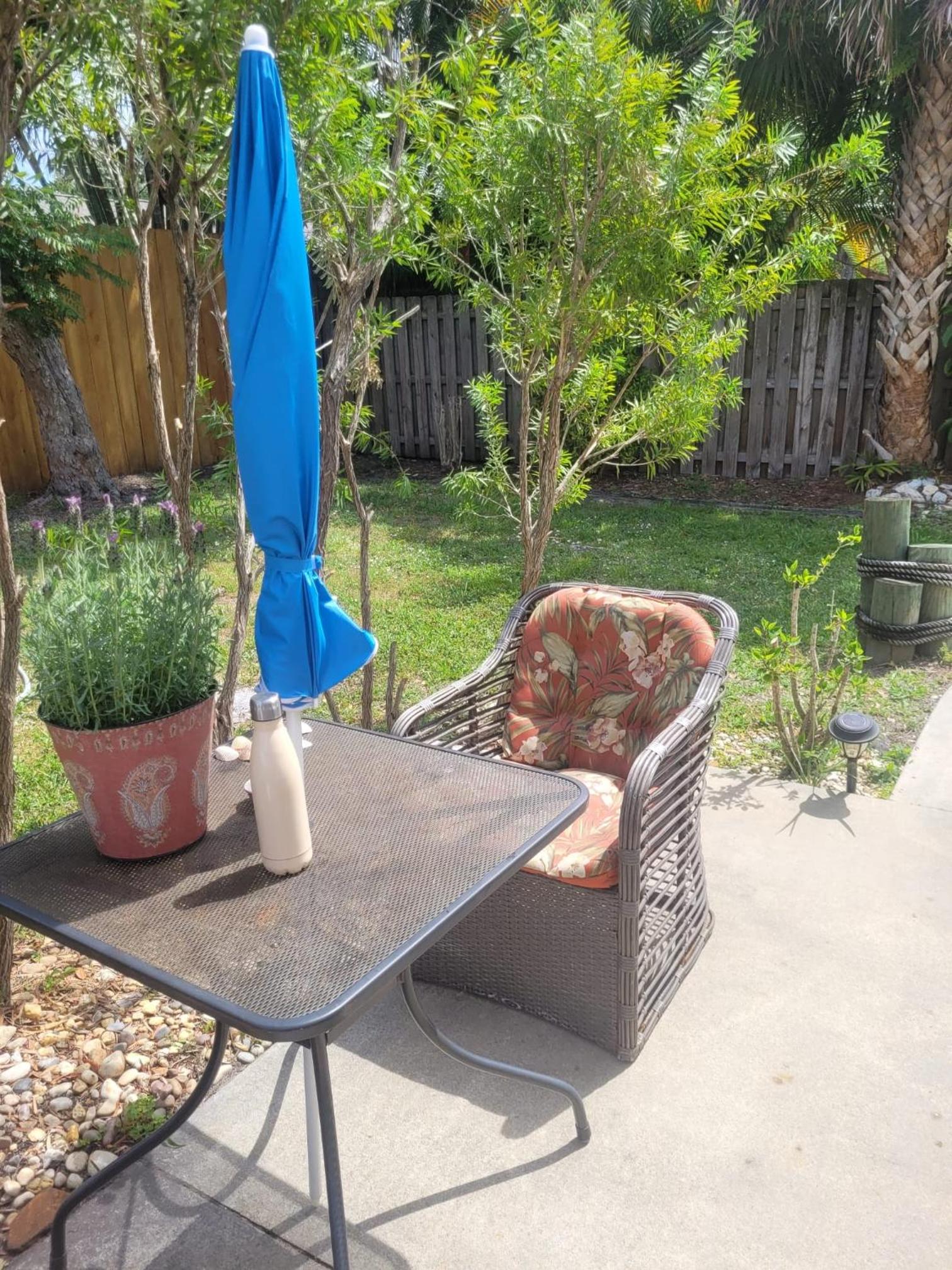 Hotel ~ Cozy In-law Apartment Close to Siesta Key ~ - Image 1