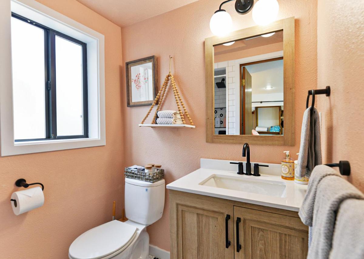 Lakefront Honeymoon Bay Studio Cottage view 5