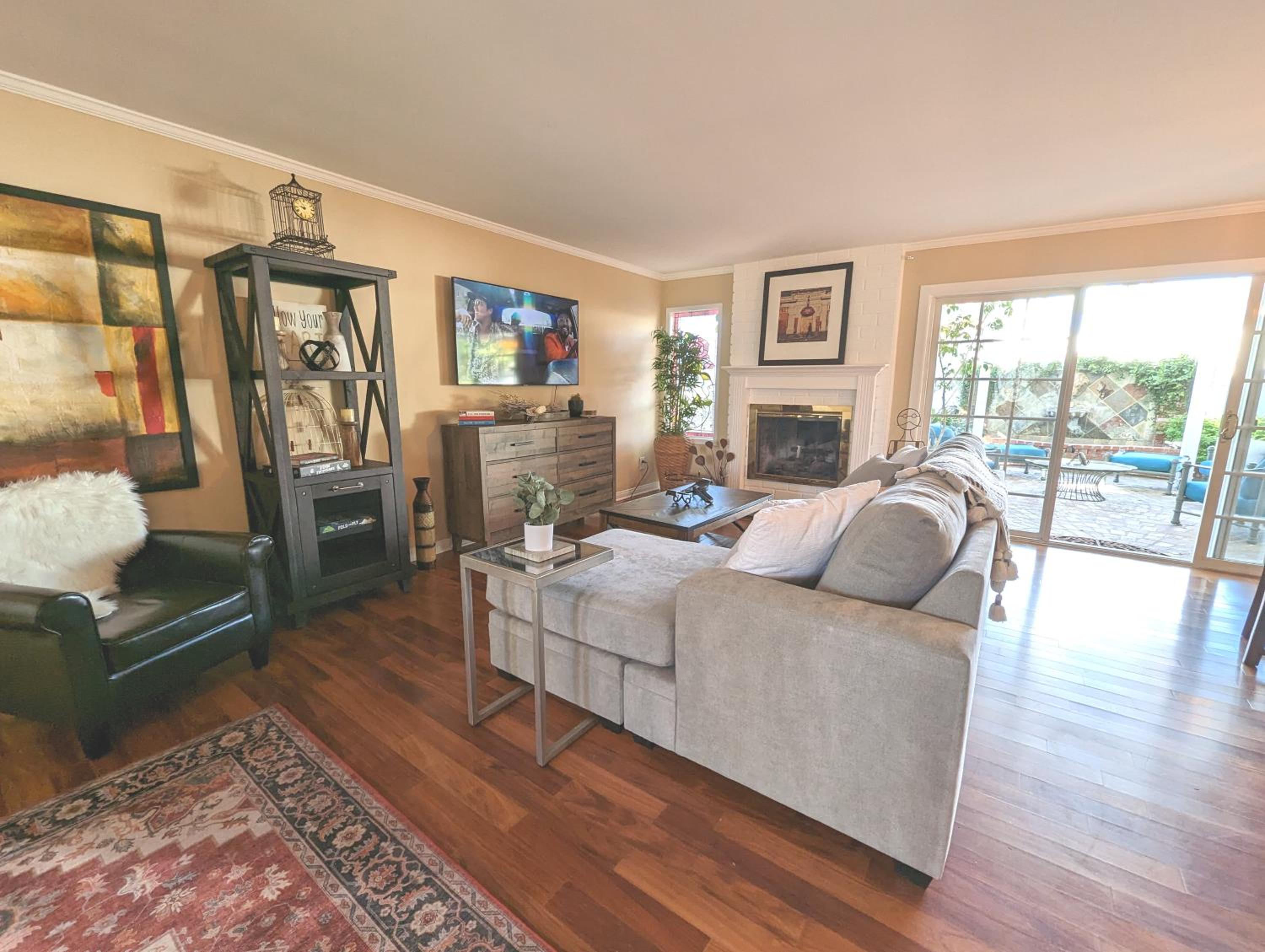 4 BR Encino Home w/ Amazing Yard, Near Everything - Property Image 74