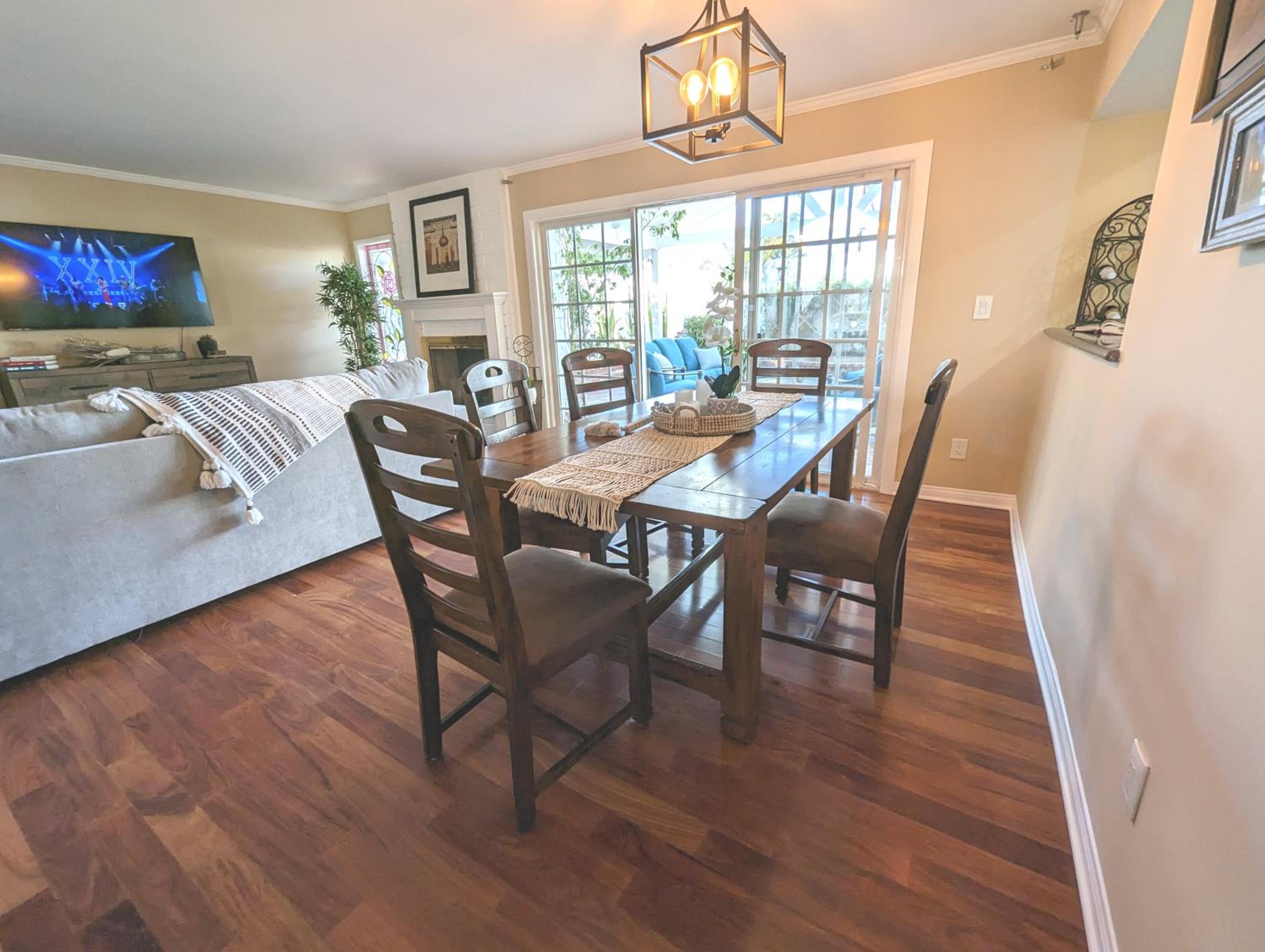 4 BR Encino Home w/ Amazing Yard, Near Everything - Property Image 77