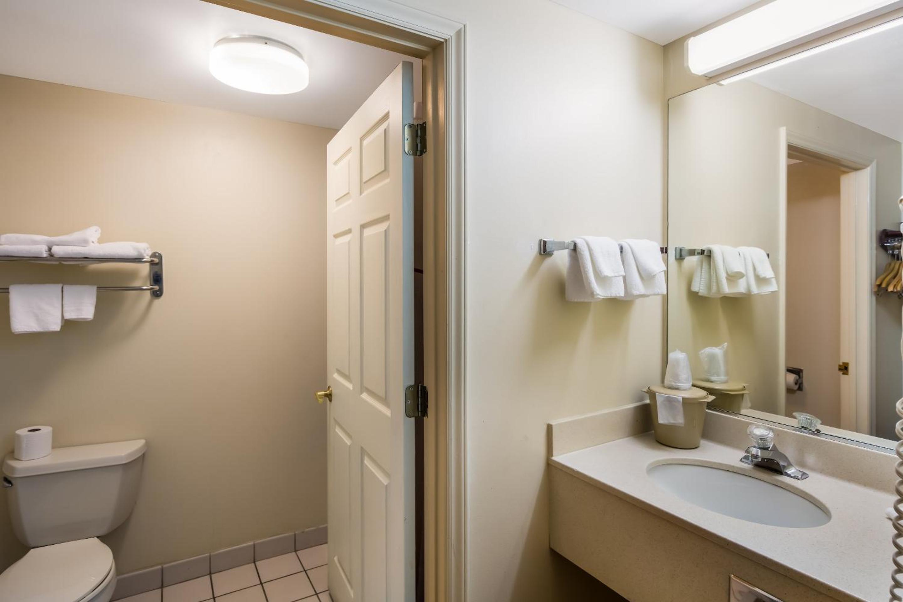 Red Roof Inn Hendersonville
