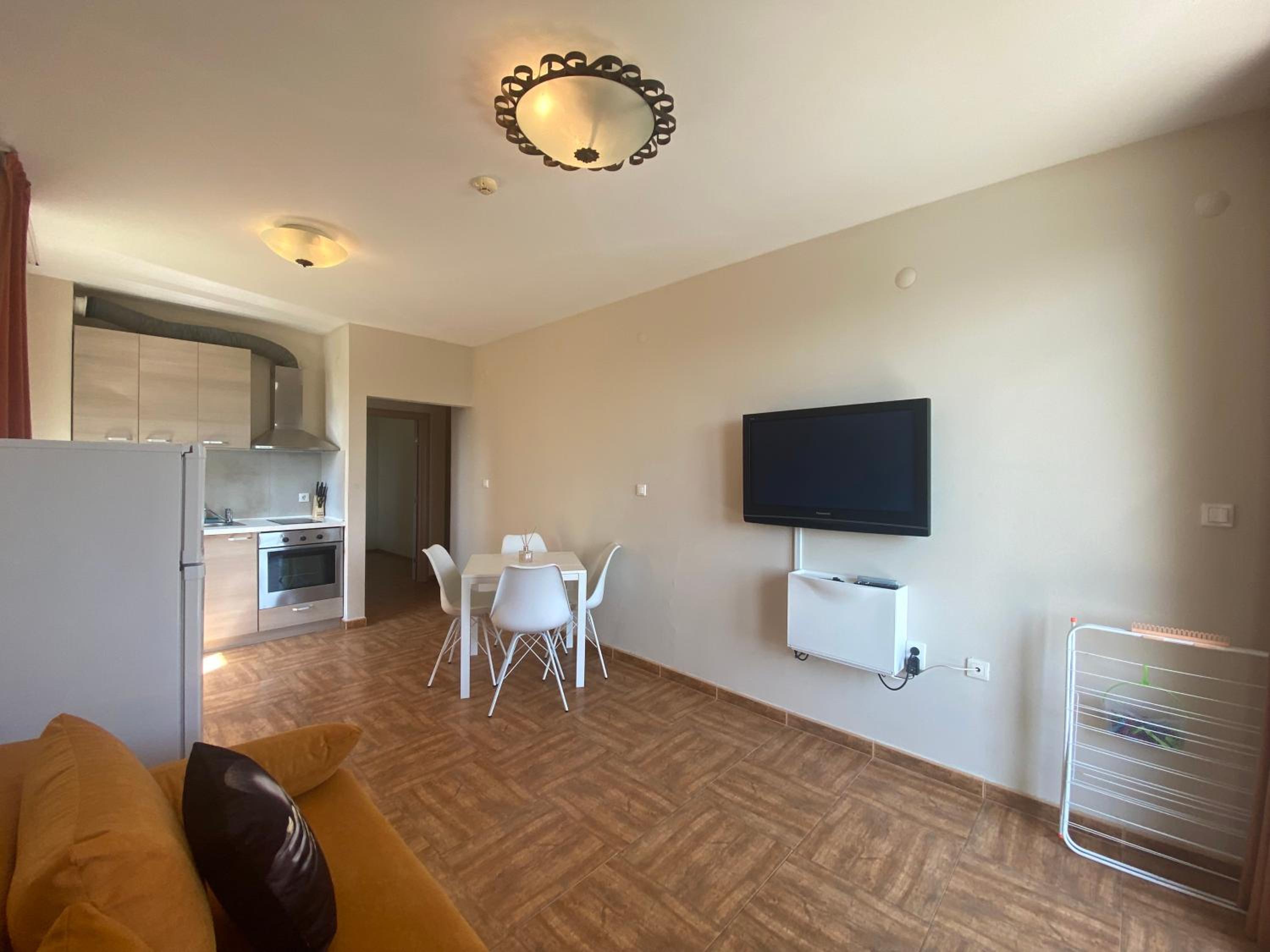 ROYAL BAY 6 Sea View Apartment