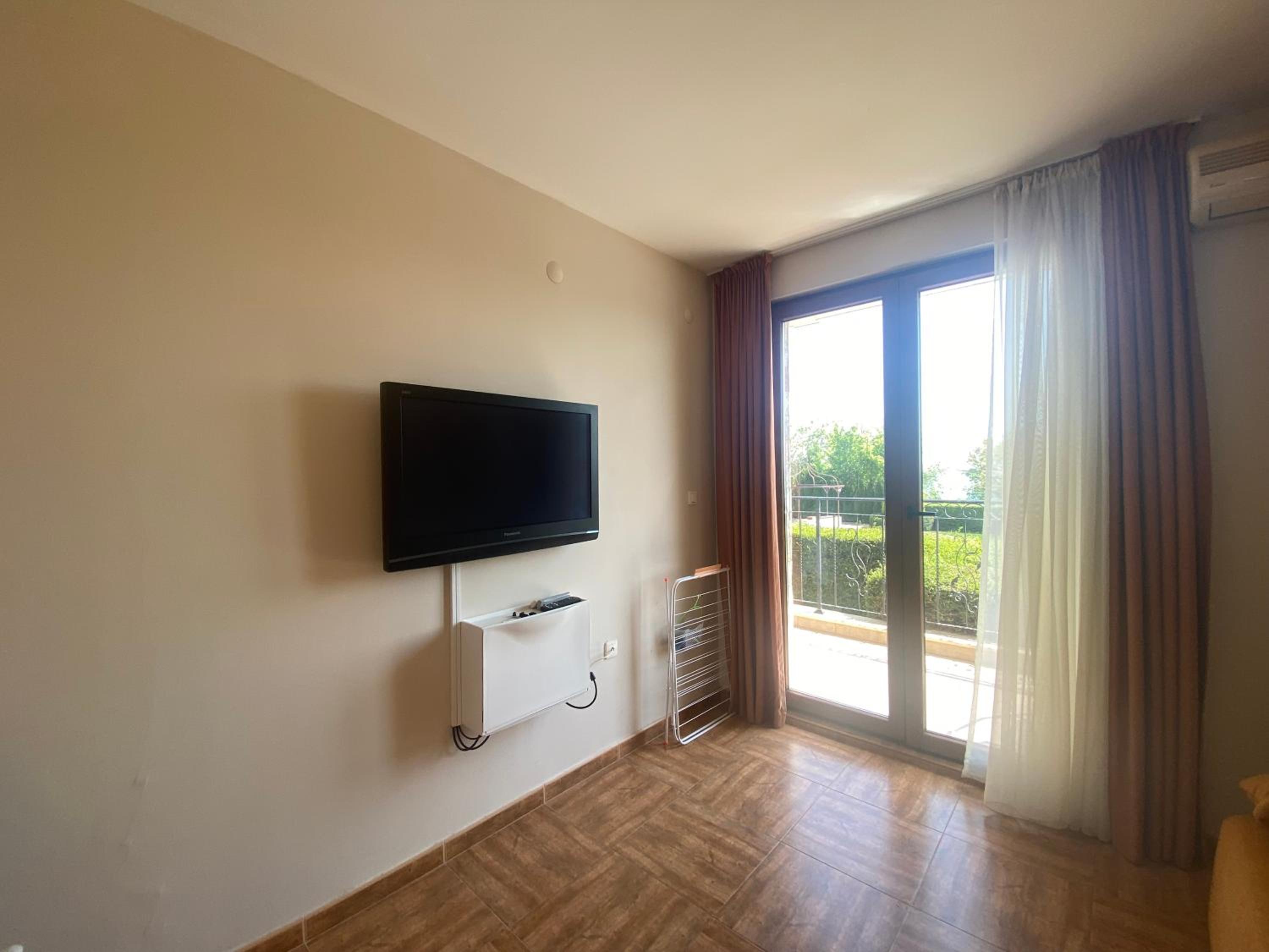 ROYAL BAY 6 Sea View Apartment