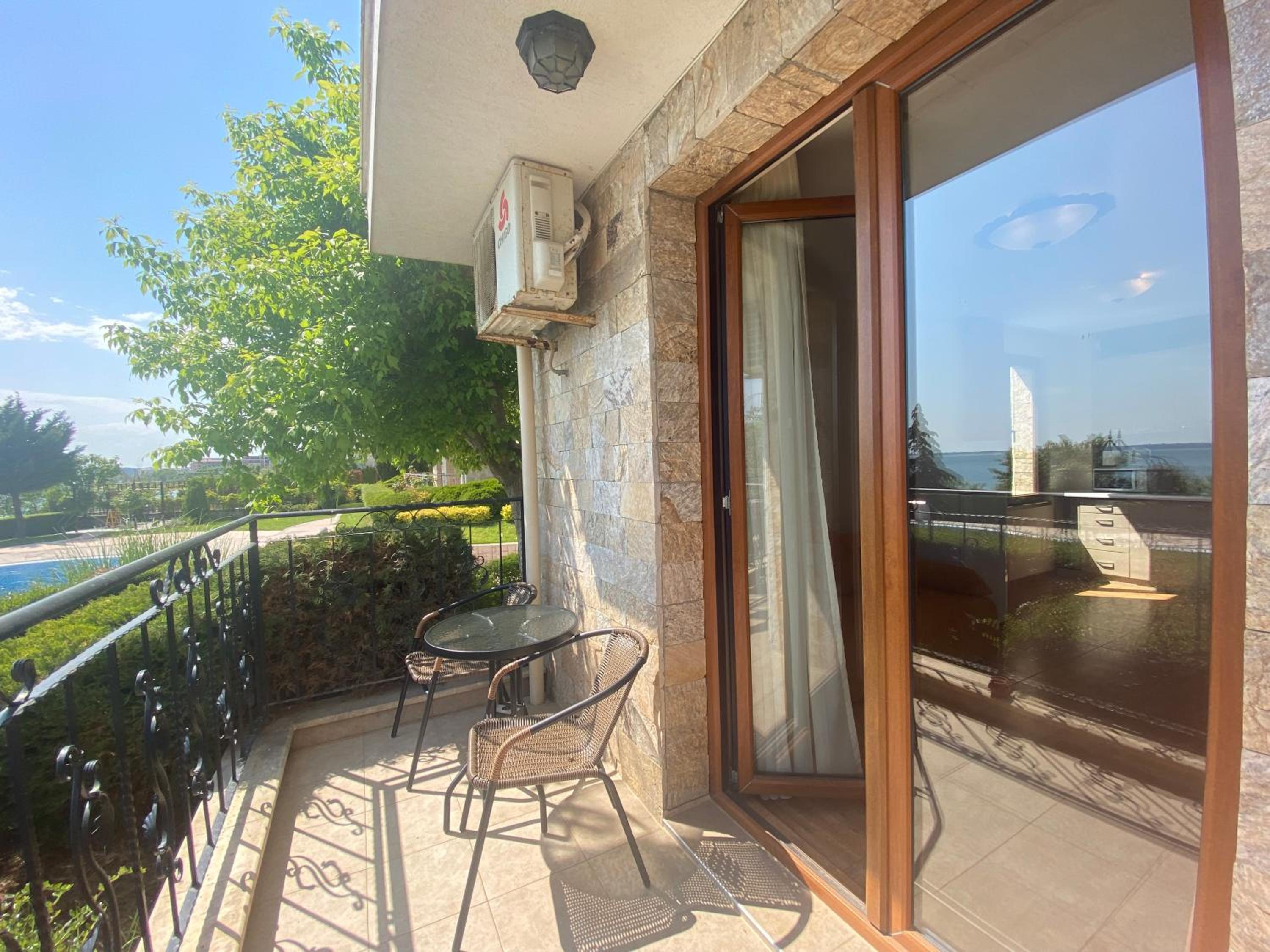 ROYAL BAY 6 Sea View Apartment