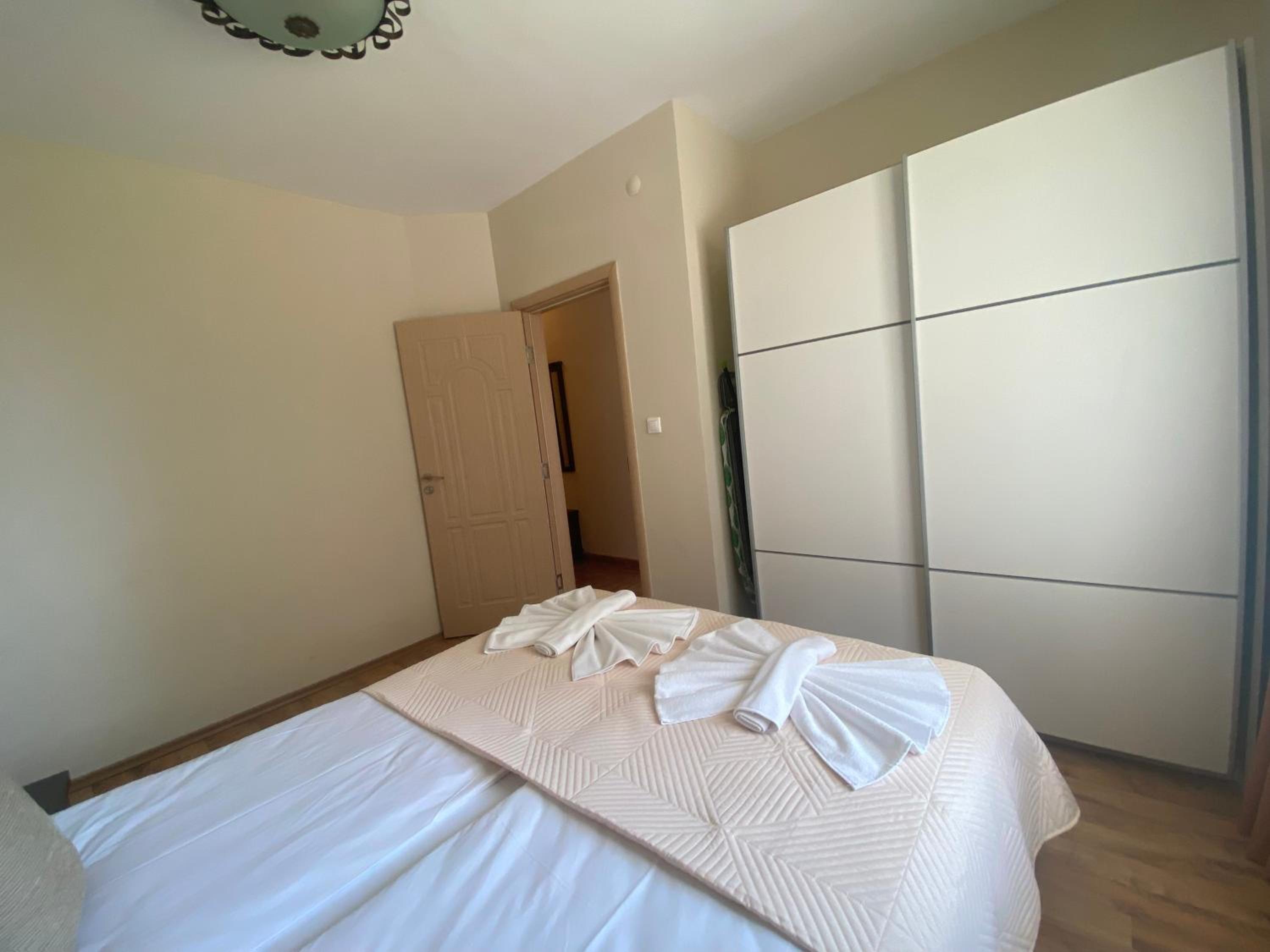 ROYAL BAY 6 Sea View Apartment