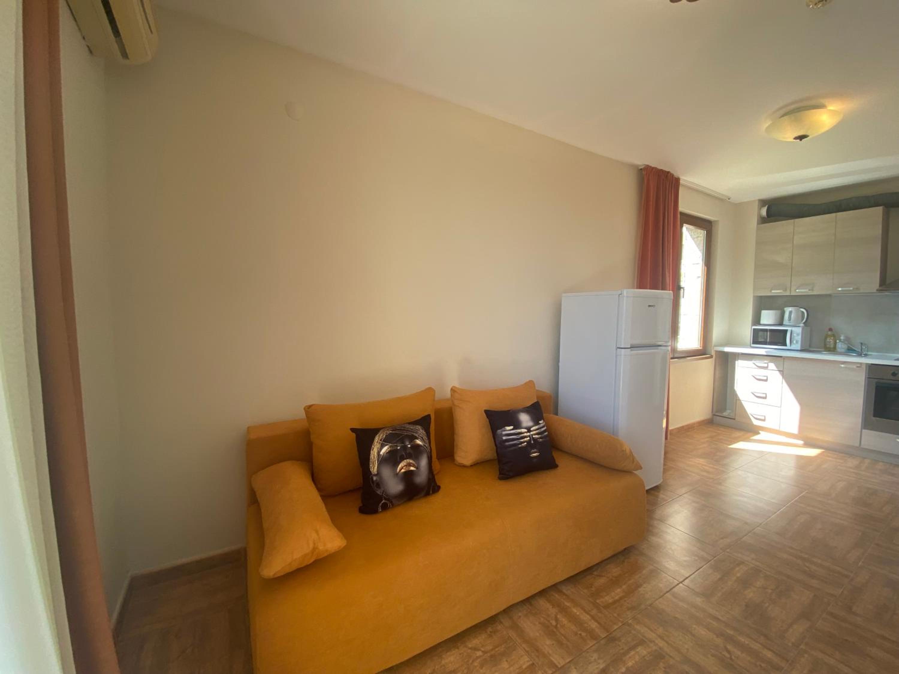 ROYAL BAY 6 Sea View Apartment