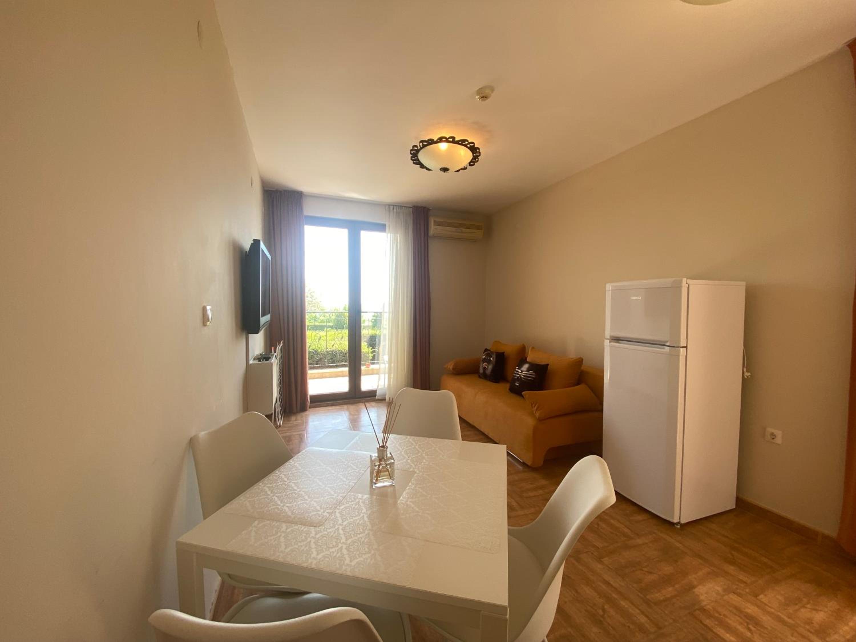 ROYAL BAY 6 Sea View Apartment
