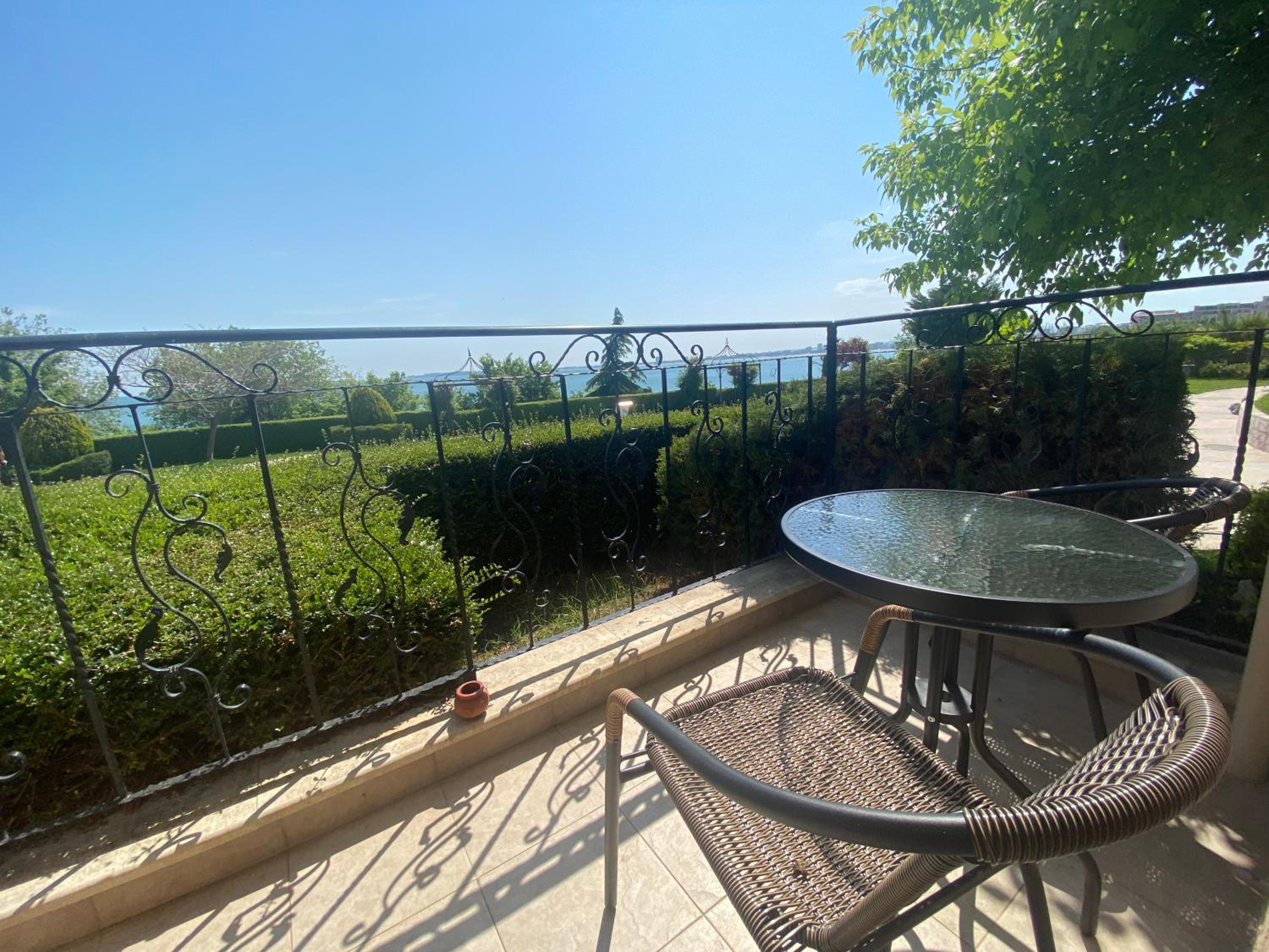 ROYAL BAY 6 Sea View Apartment