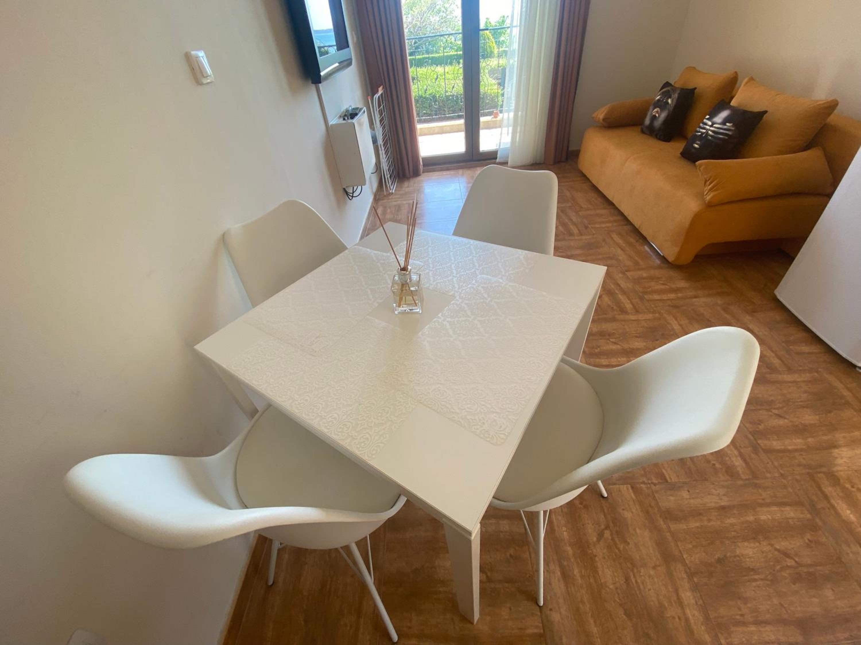 ROYAL BAY 6 Sea View Apartment
