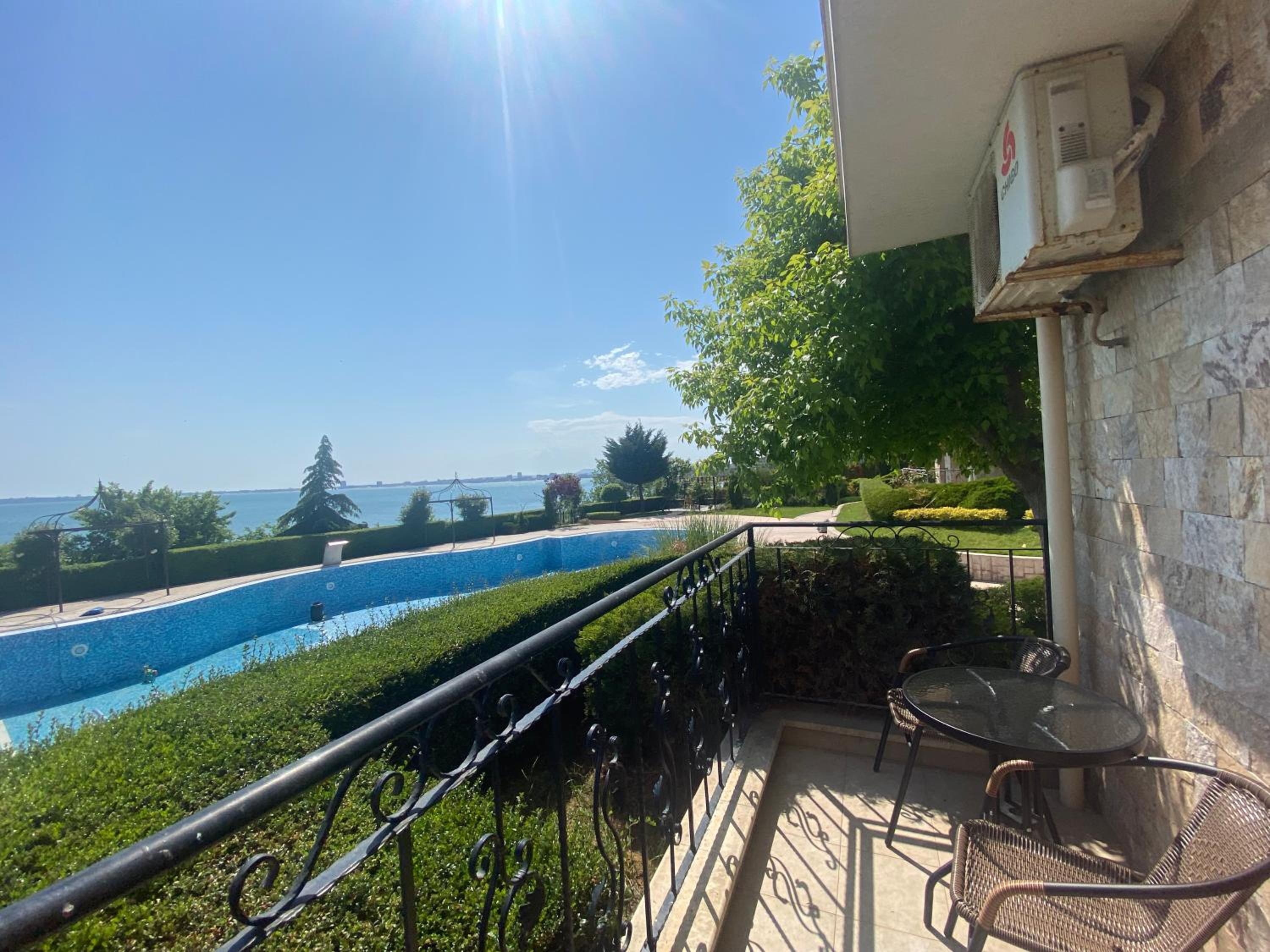 ROYAL BAY 6 Sea View Apartment