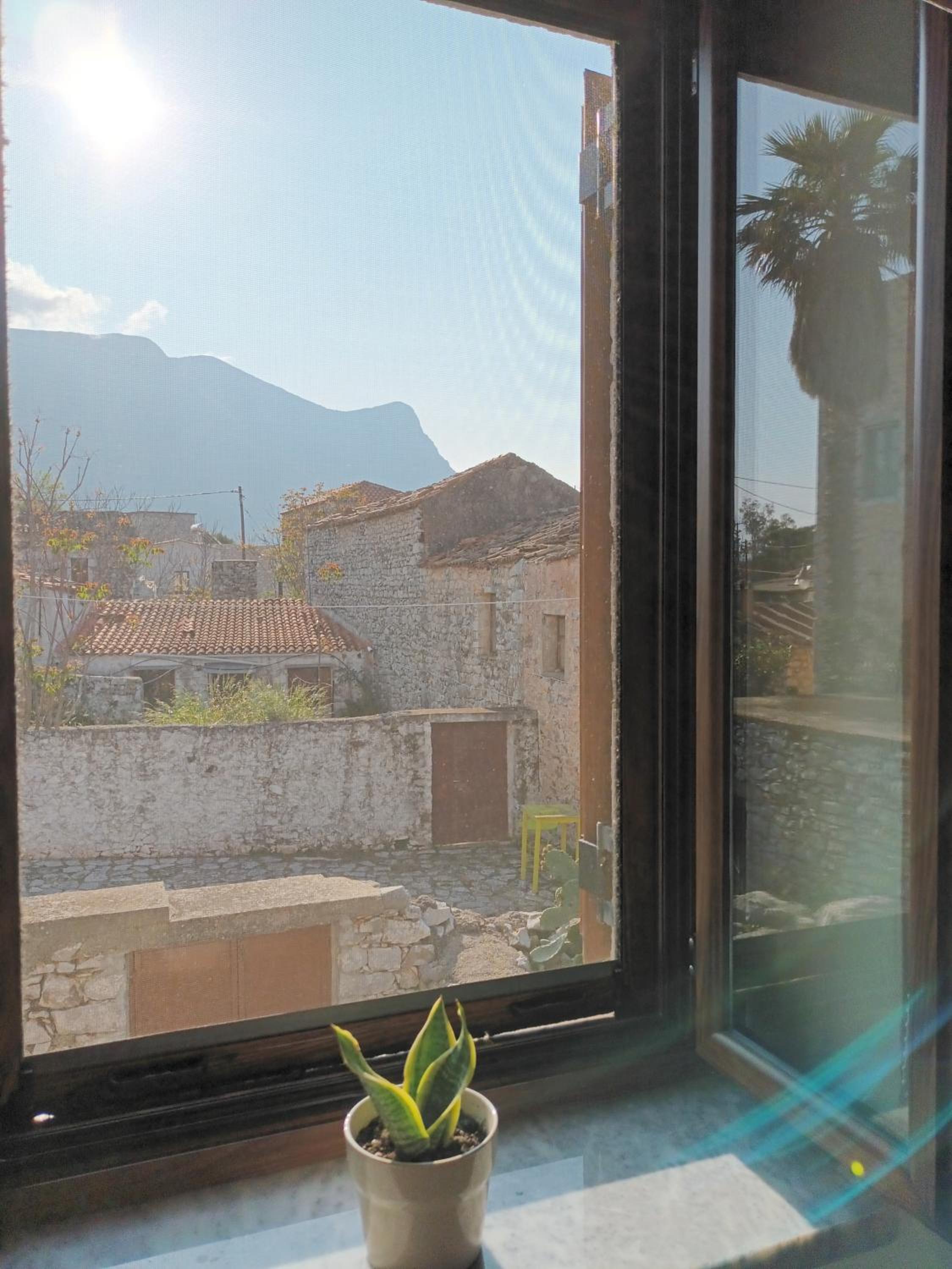 kir-Yiannis stonehouse @Areopoli