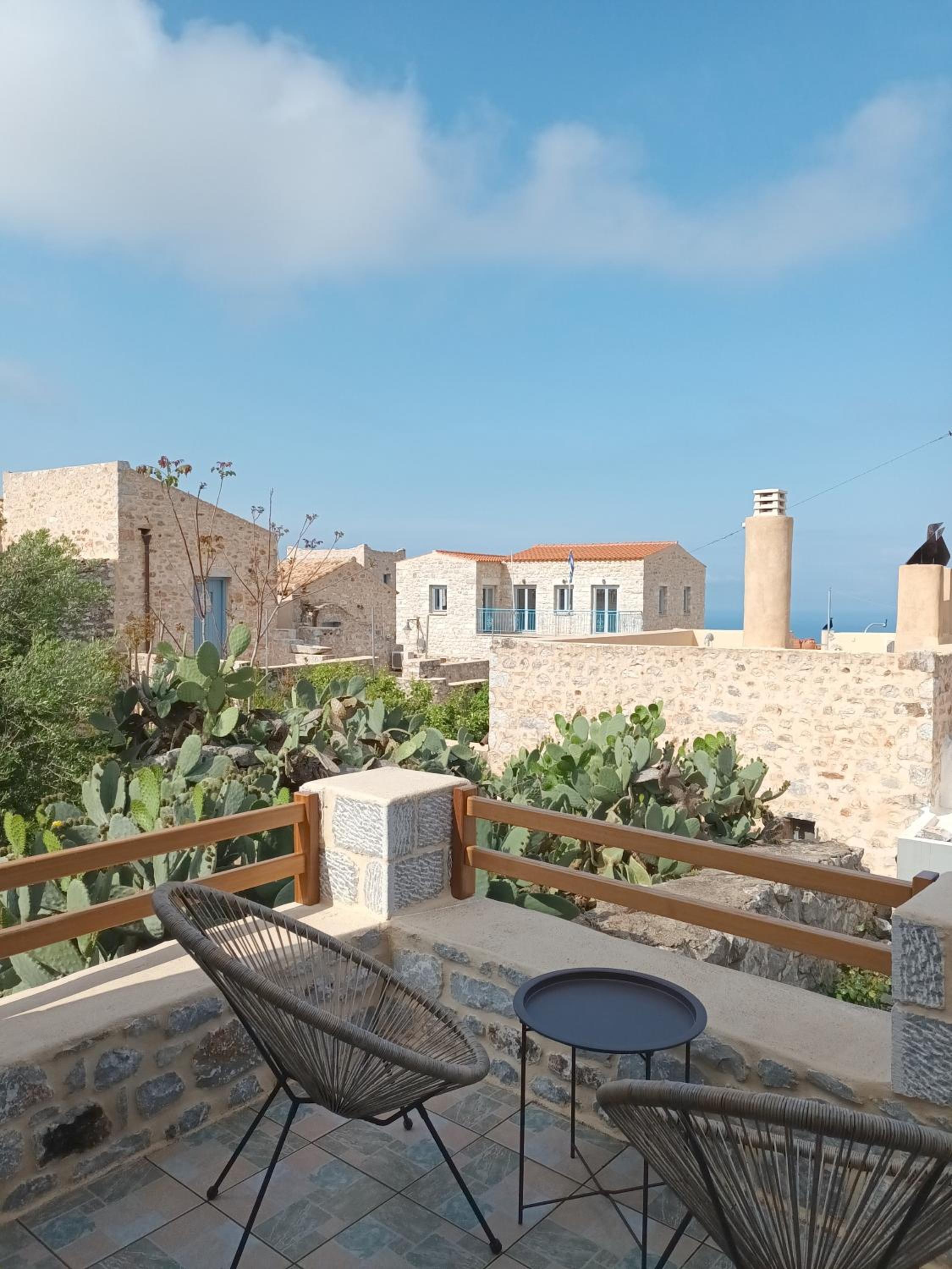 kir-Yiannis stonehouse @Areopoli