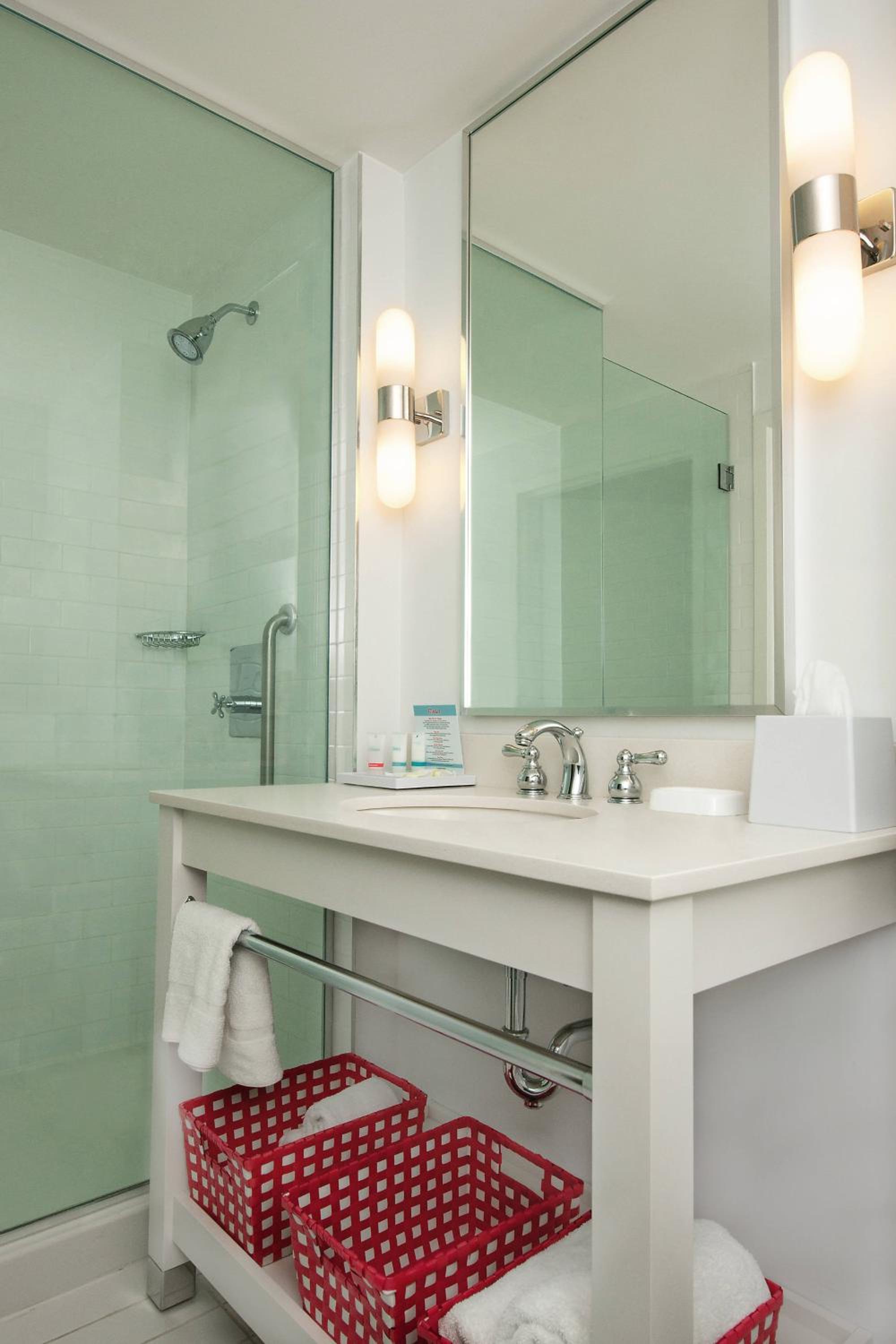 Cambridge Vacations - Four Points by Sheraton Cambridge Kitchener, Ontario - Property Image 5