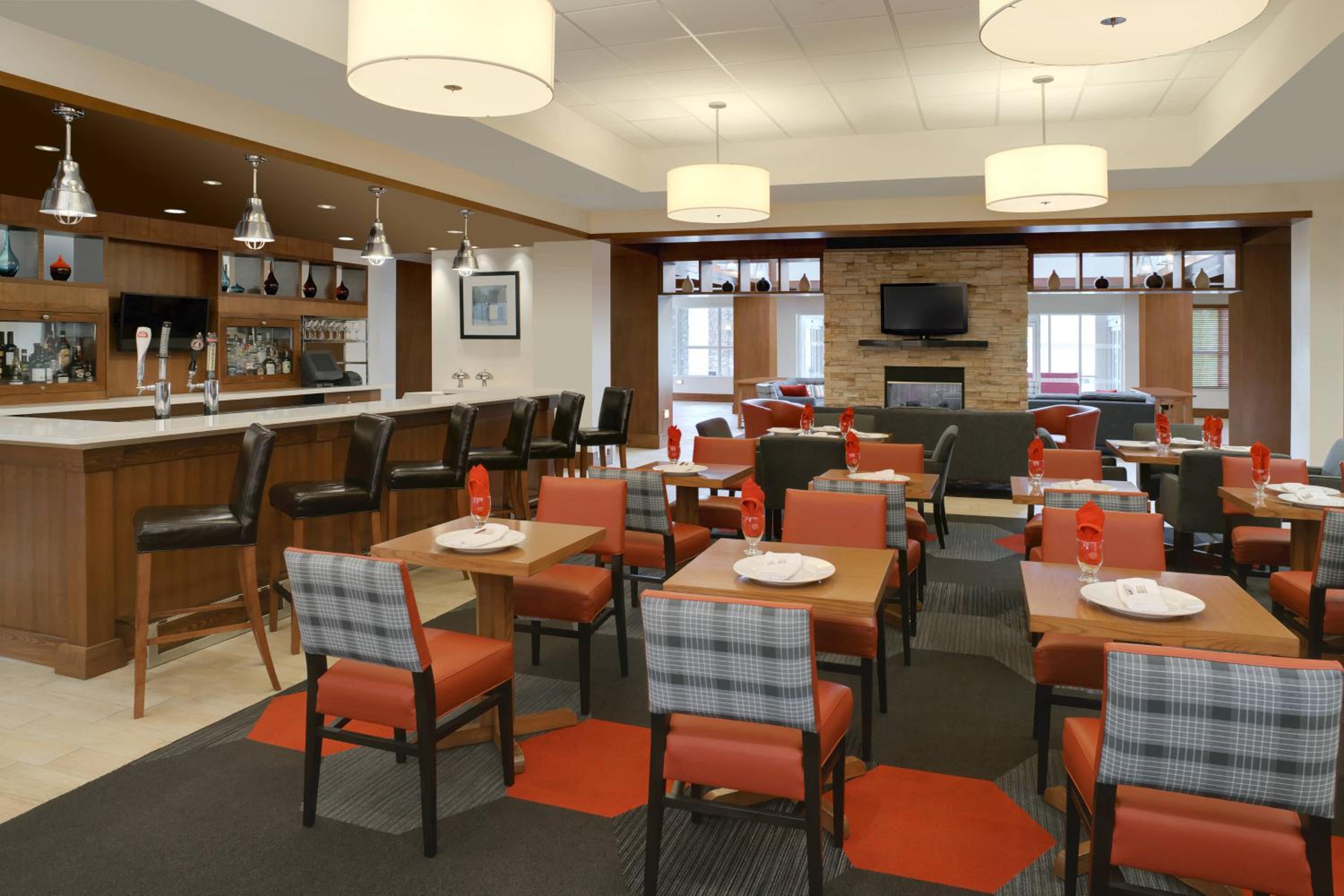 Cambridge Vacations - Four Points by Sheraton Cambridge Kitchener, Ontario - Property Image 10