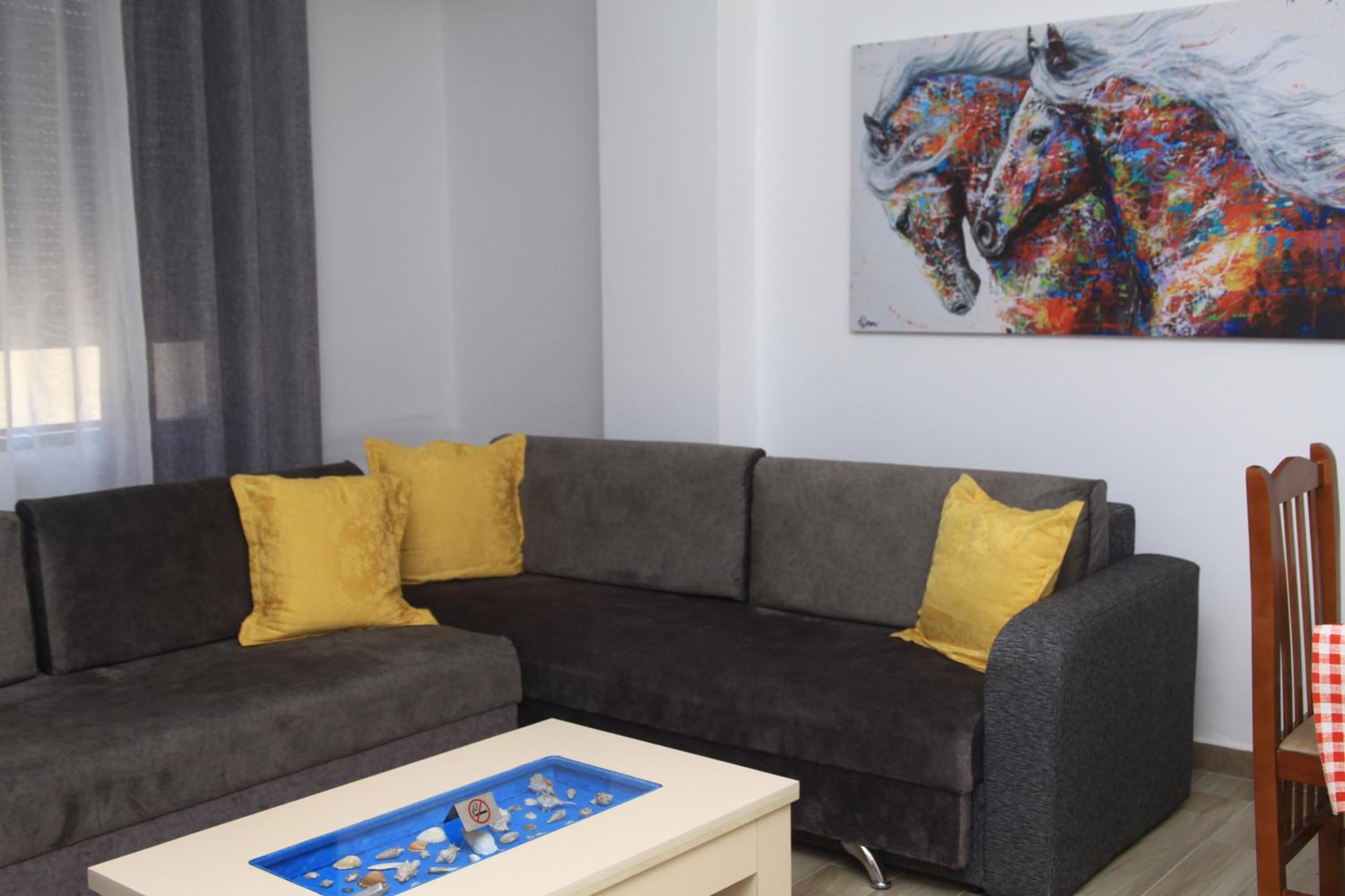 Old Town Boulevard apartment in city center