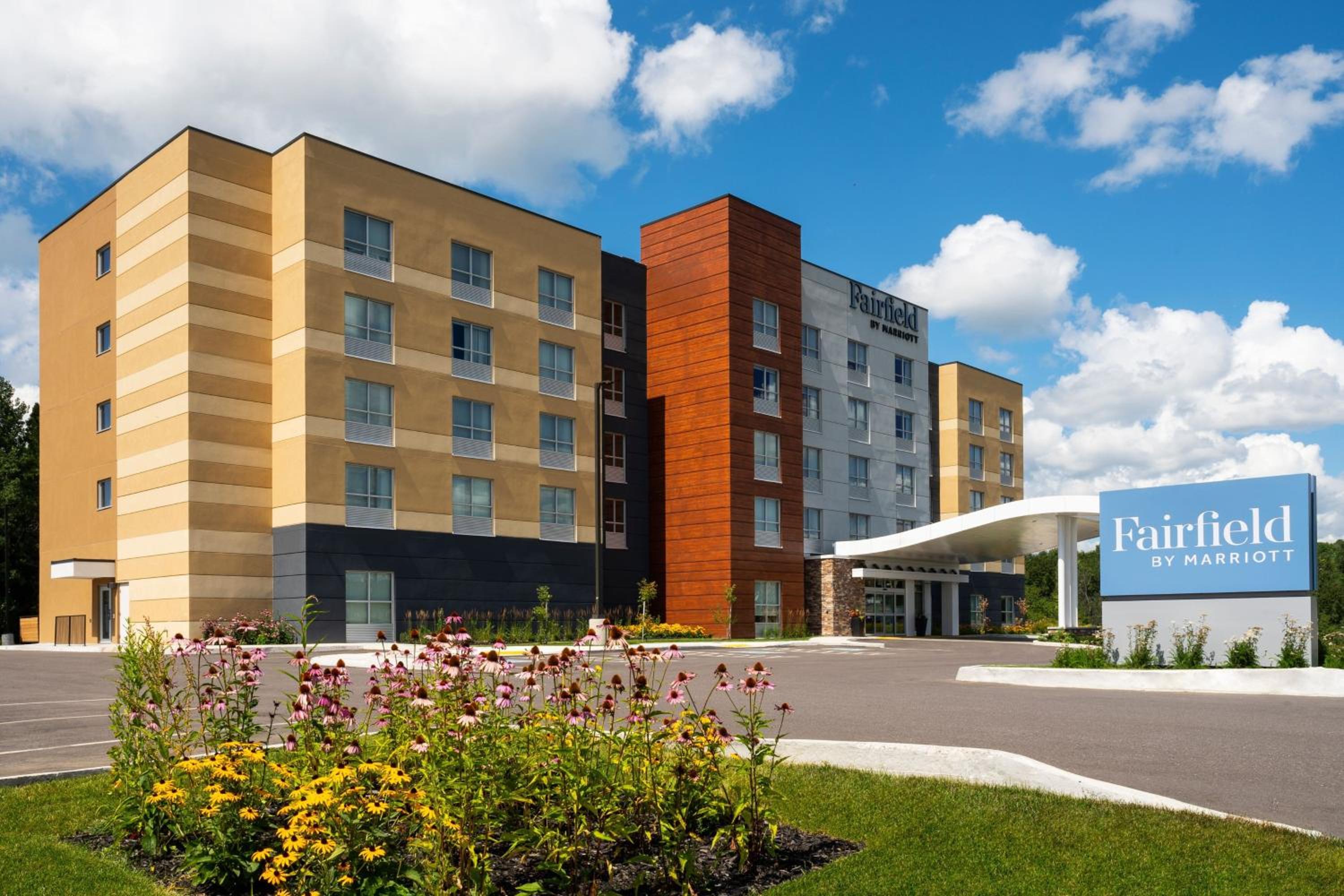 North Bay Vacations - Fairfield by Marriott Inn  Suites North Bay - Property Image 1