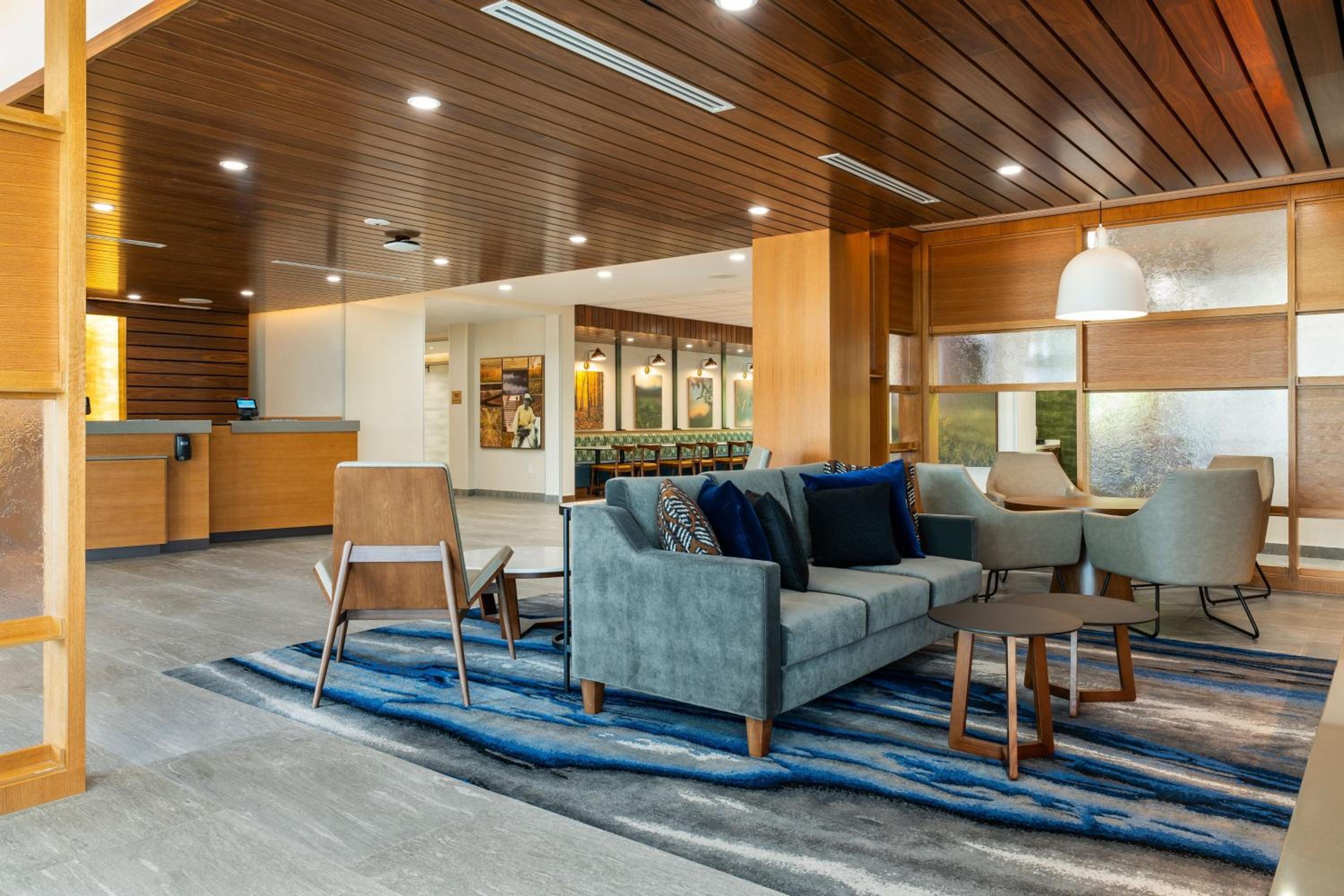 North Bay Vacations - Fairfield by Marriott Inn Suites North Bay - Property Image 9