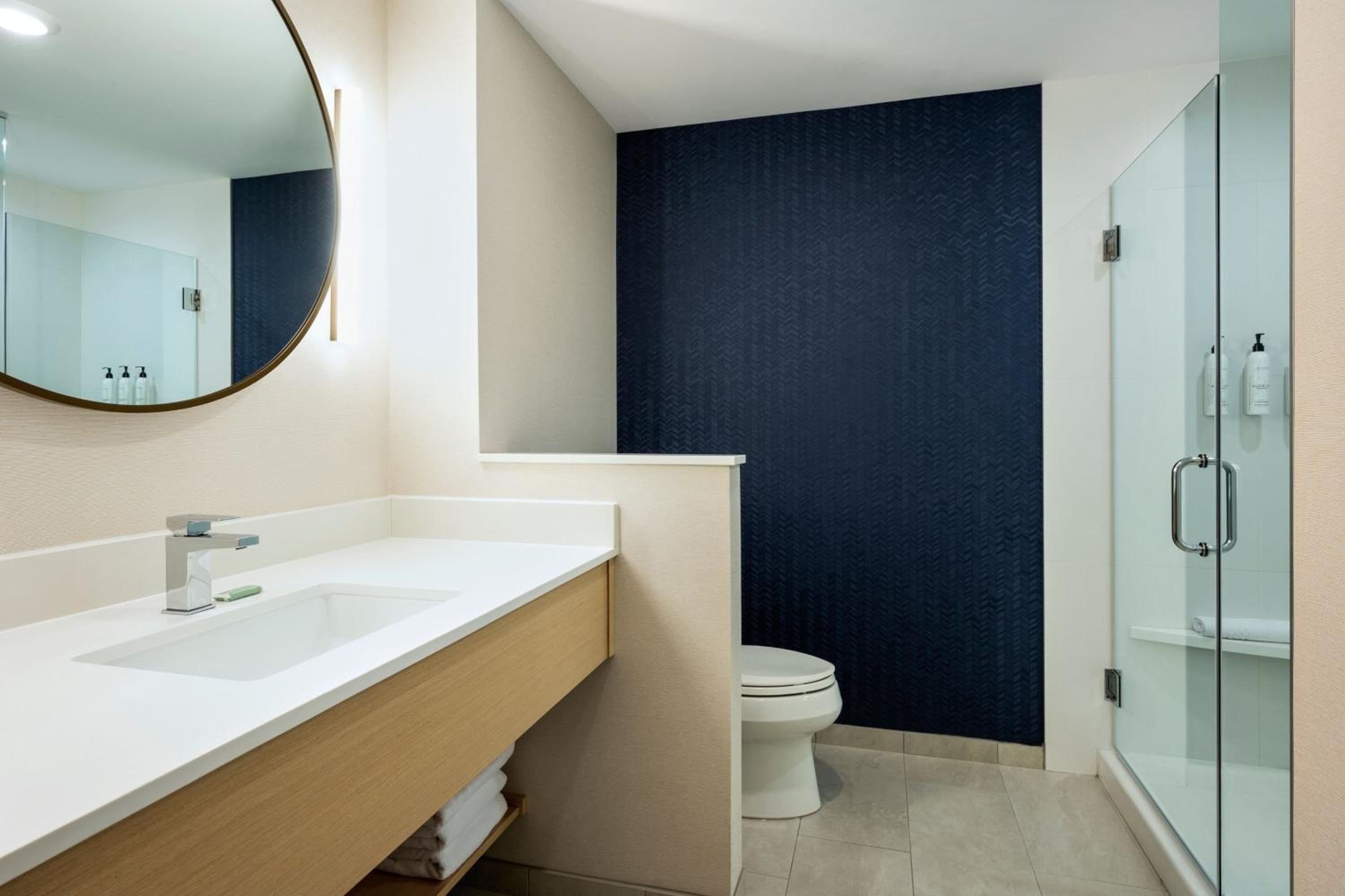 North Bay Vacations - Fairfield by Marriott Inn Suites North Bay - Property Image 18