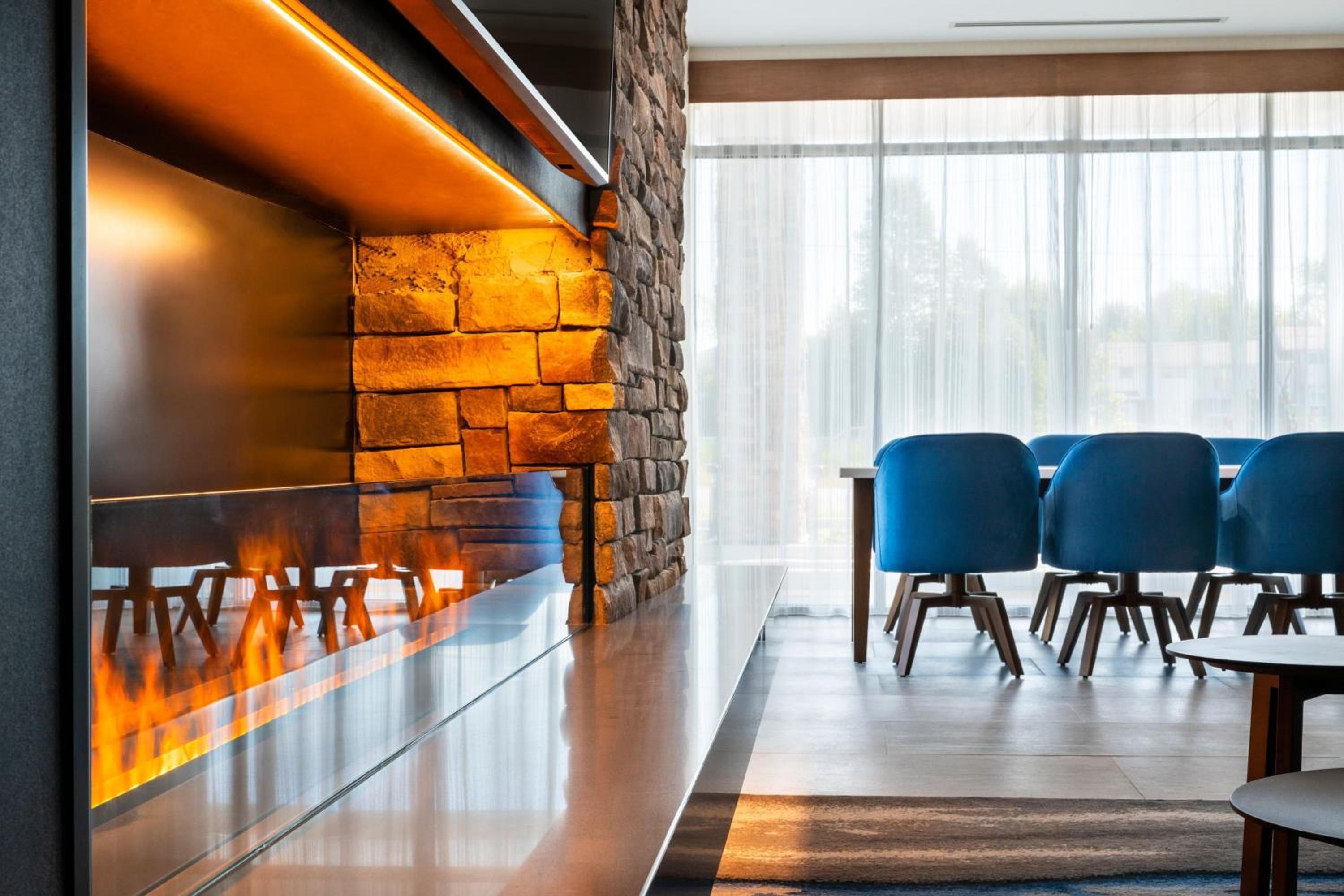North Bay Vacations - Fairfield by Marriott Inn Suites North Bay - Property Image 11