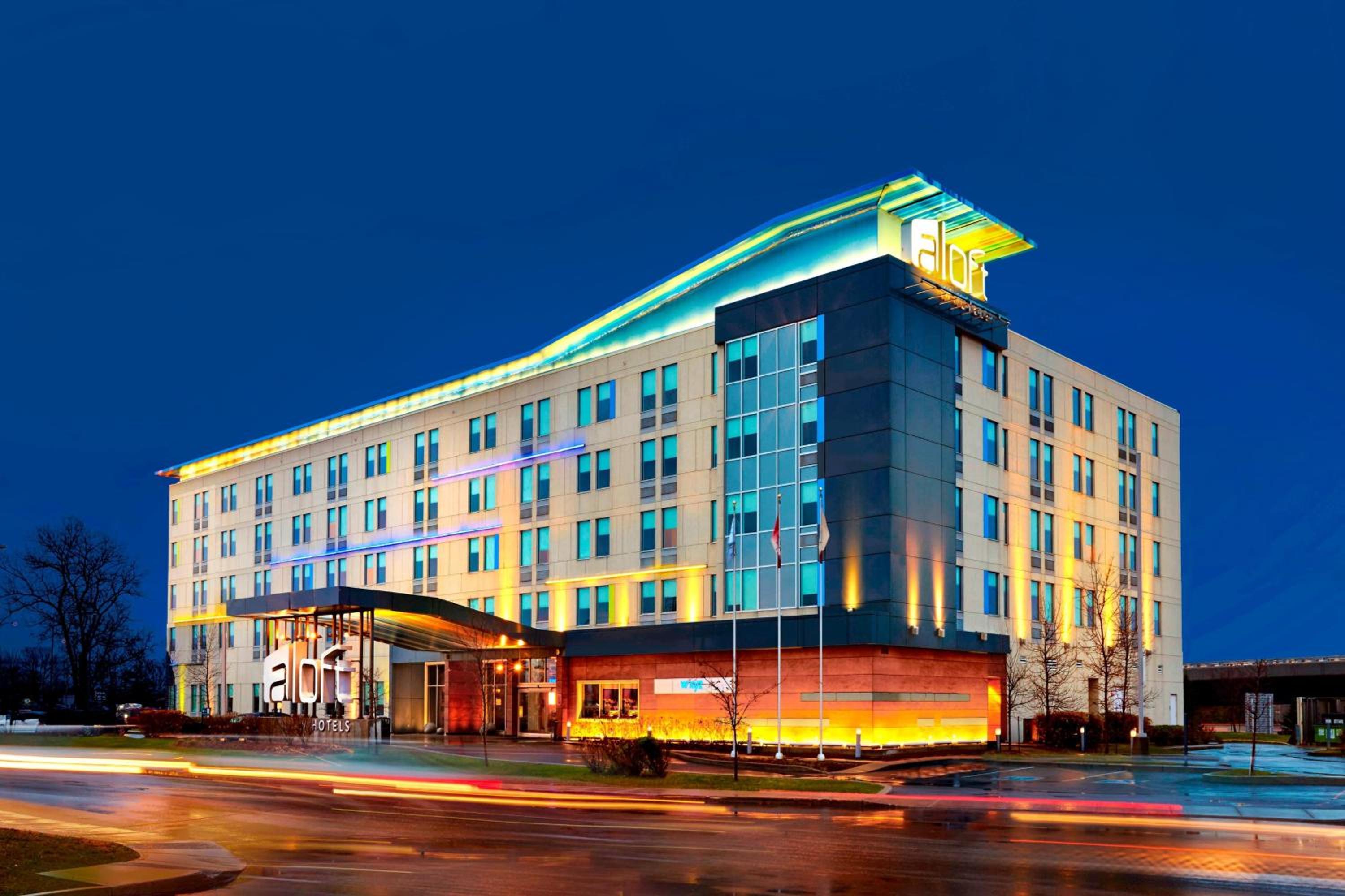 Montreal Vacations - Aloft Montreal Airport - Property Image 1
