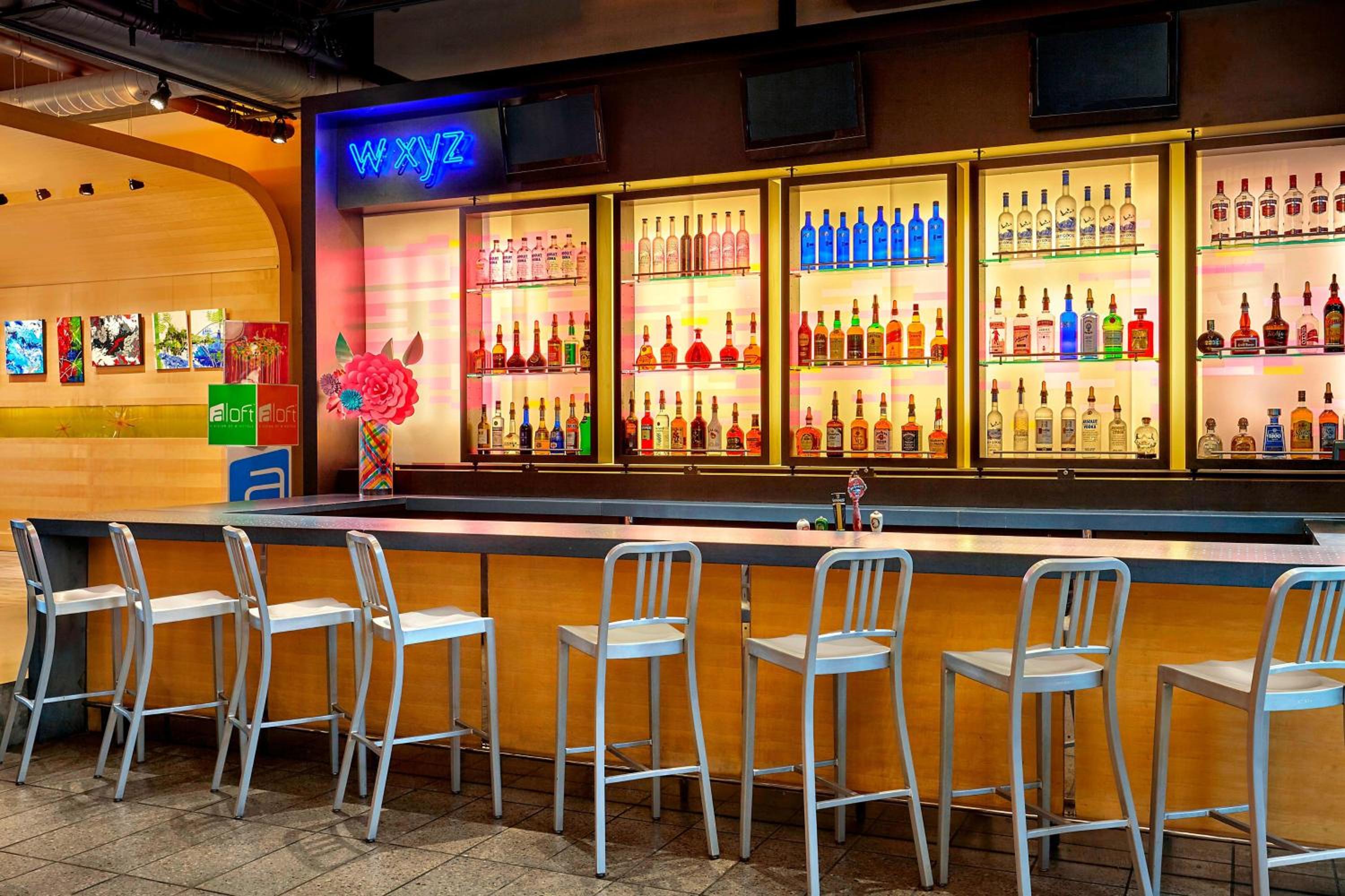 Aloft Montreal Airport - Property Image 8