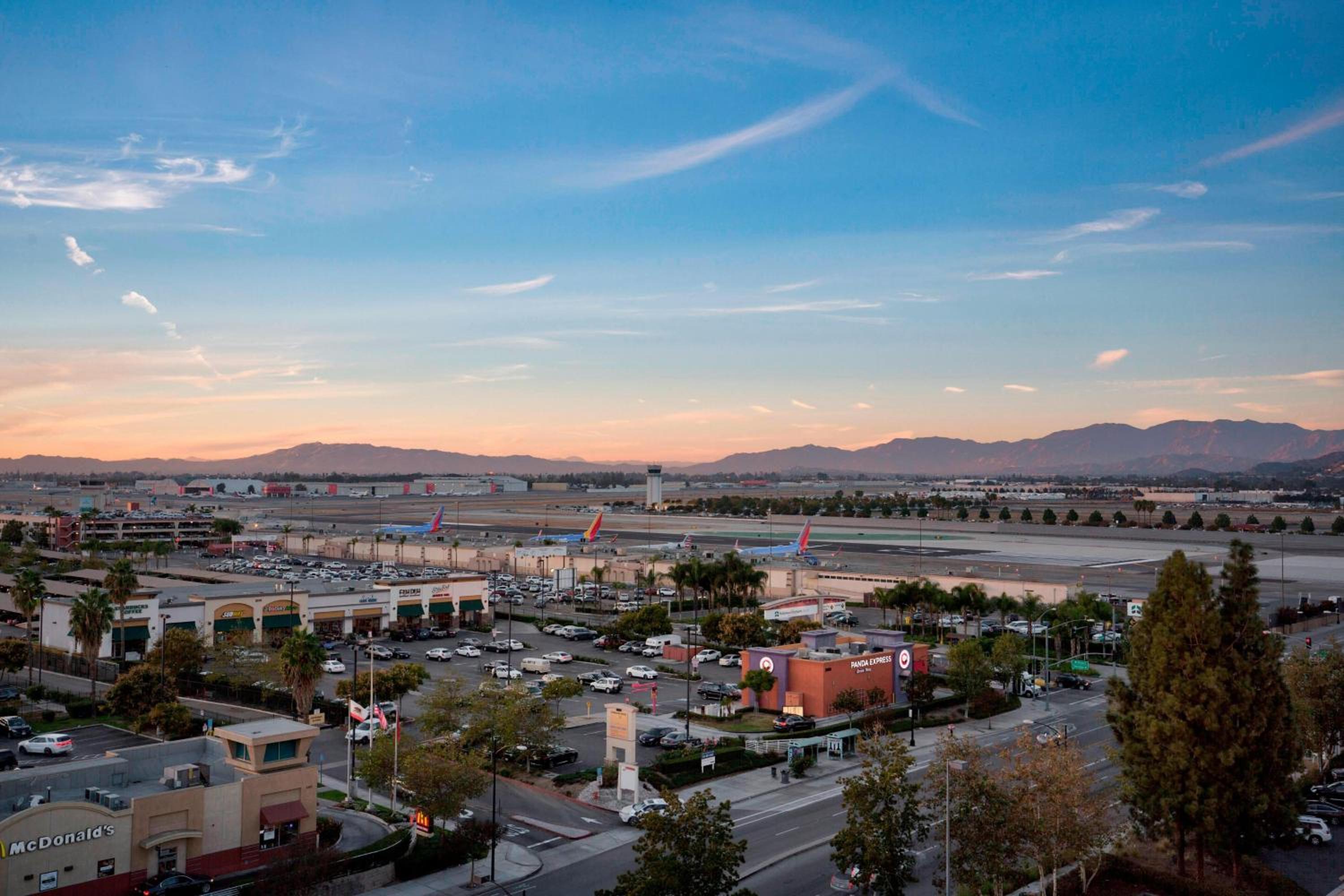 Burbank Vacations - Los Angeles Marriott Burbank Airport - Property Image 33