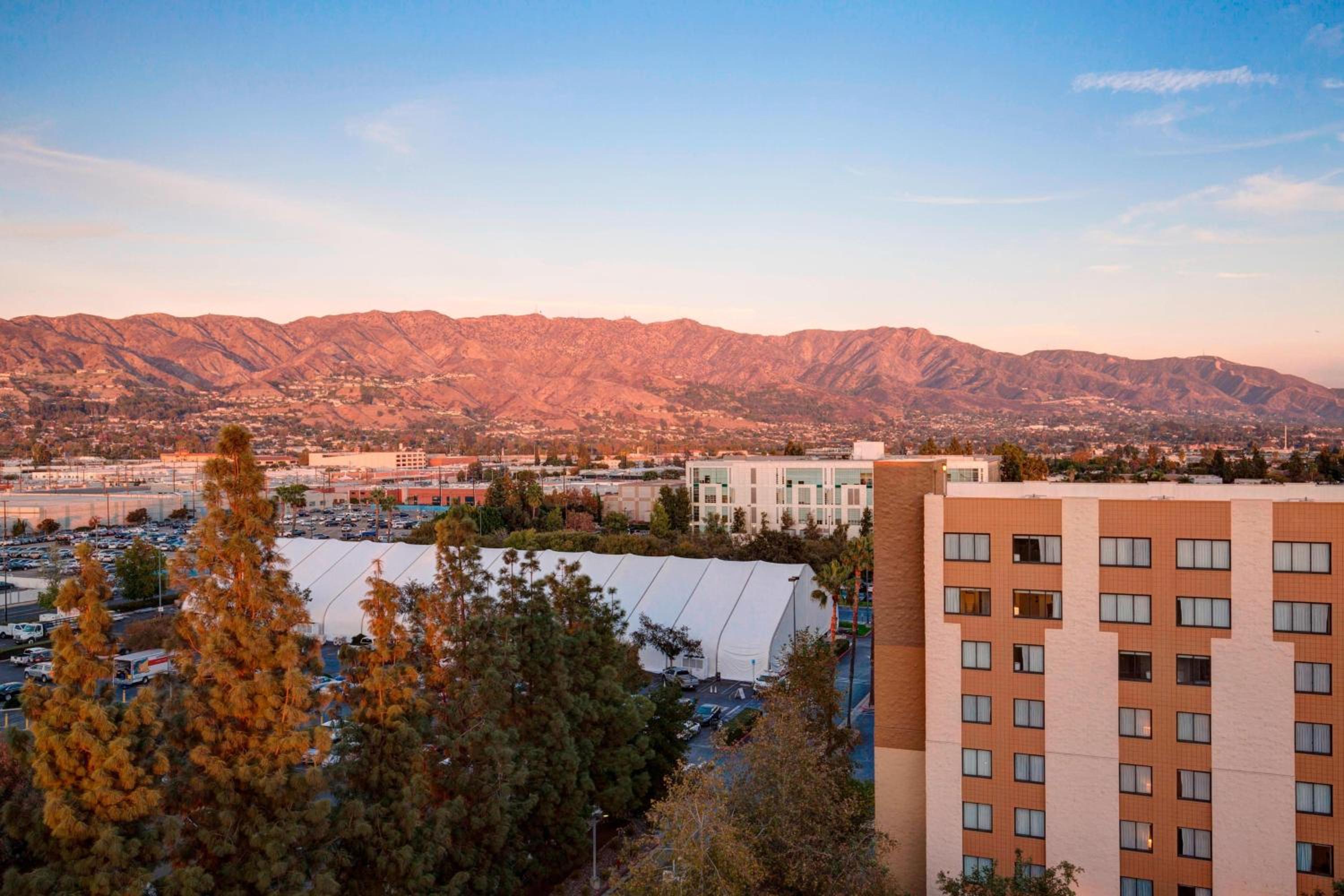 Burbank Vacations - Los Angeles Marriott Burbank Airport - Property Image 34