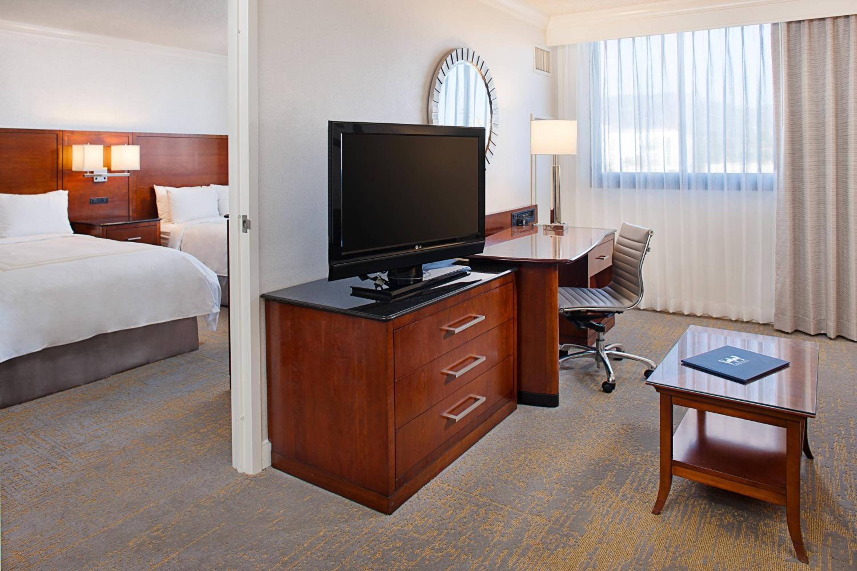 Burbank Vacations - Los Angeles Marriott Burbank Airport - Property Image 41