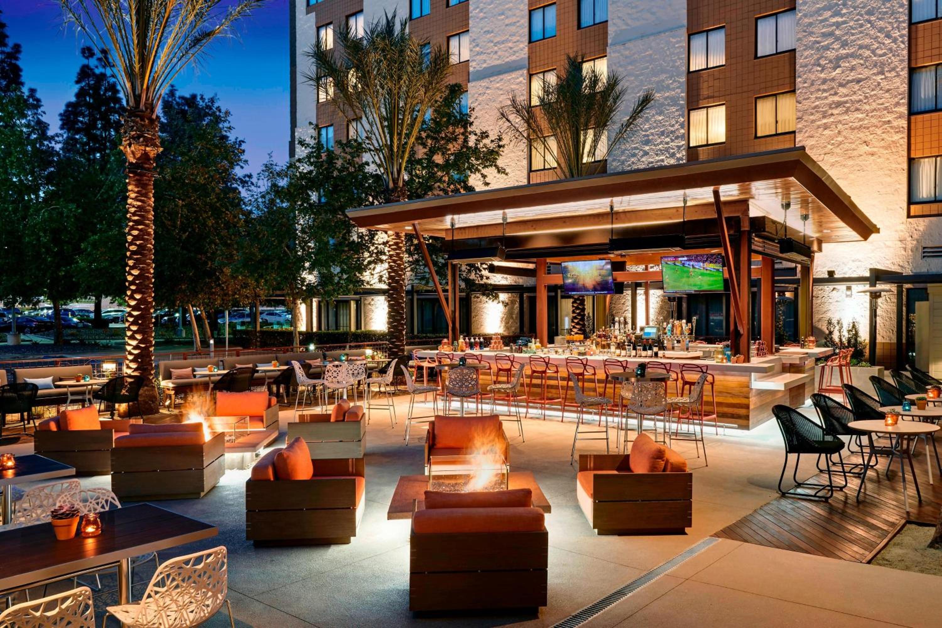 Burbank Vacations - Los Angeles Marriott Burbank Airport - Property Image 7