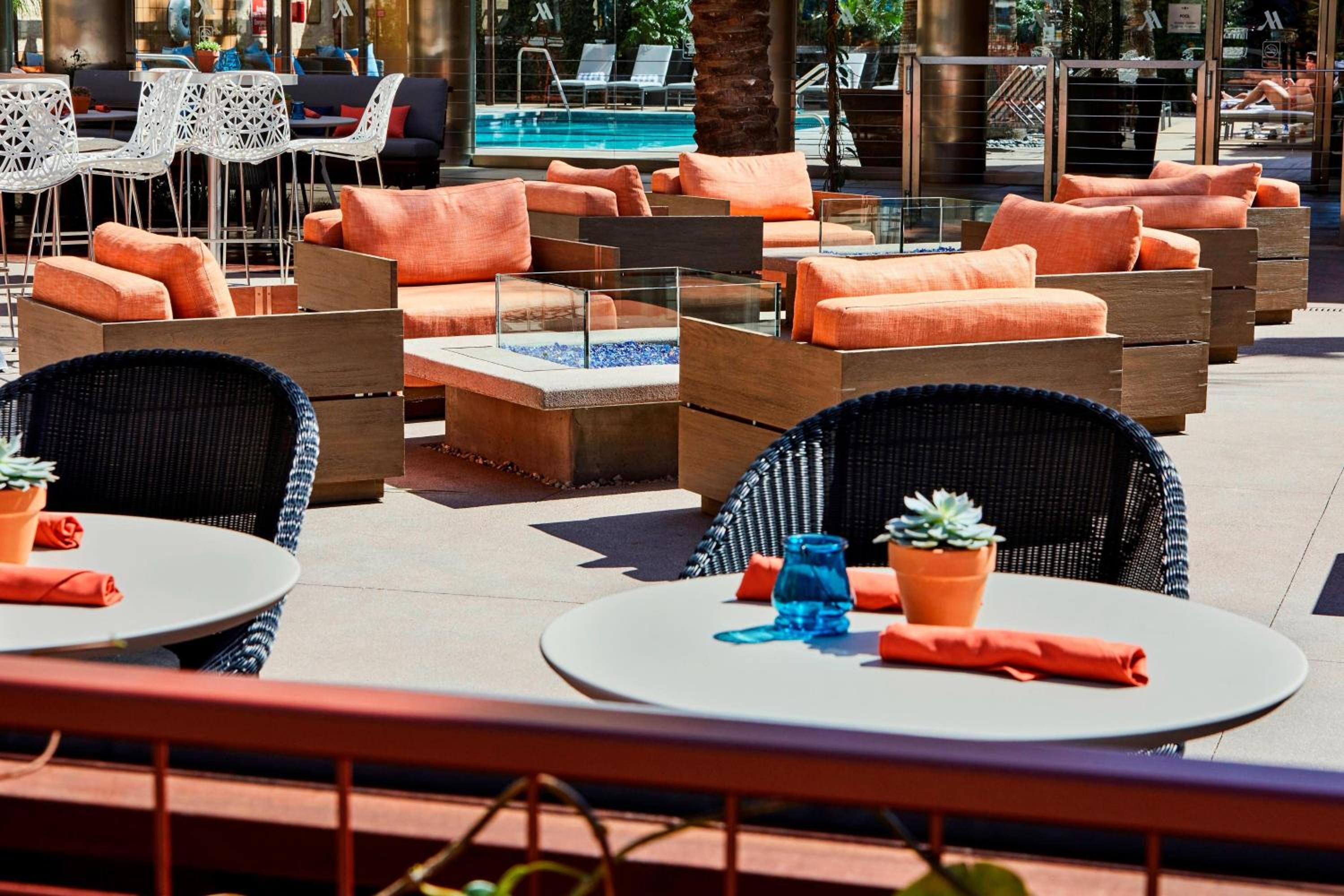 Burbank Vacations - Los Angeles Marriott Burbank Airport - Property Image 10
