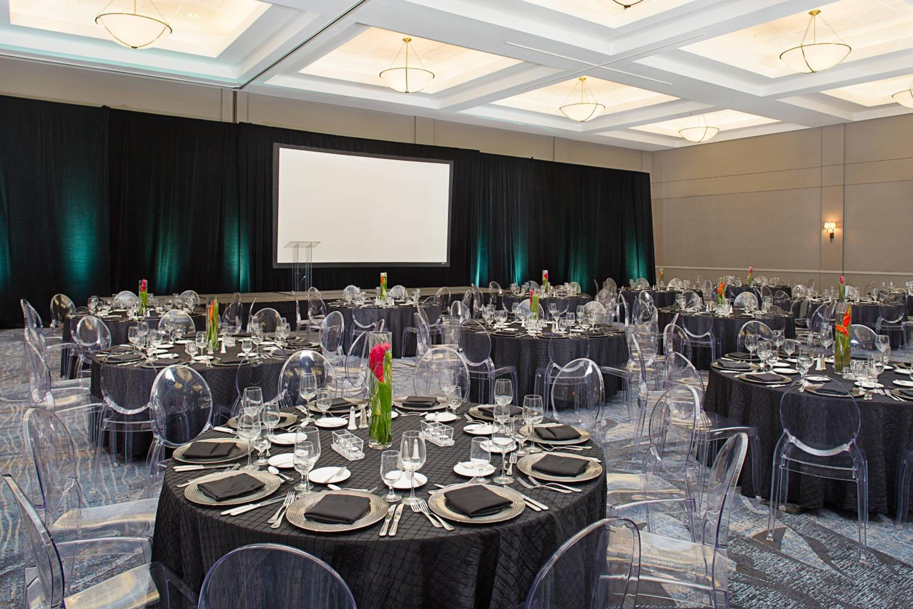 Burbank Vacations - Los Angeles Marriott Burbank Airport - Property Image 24