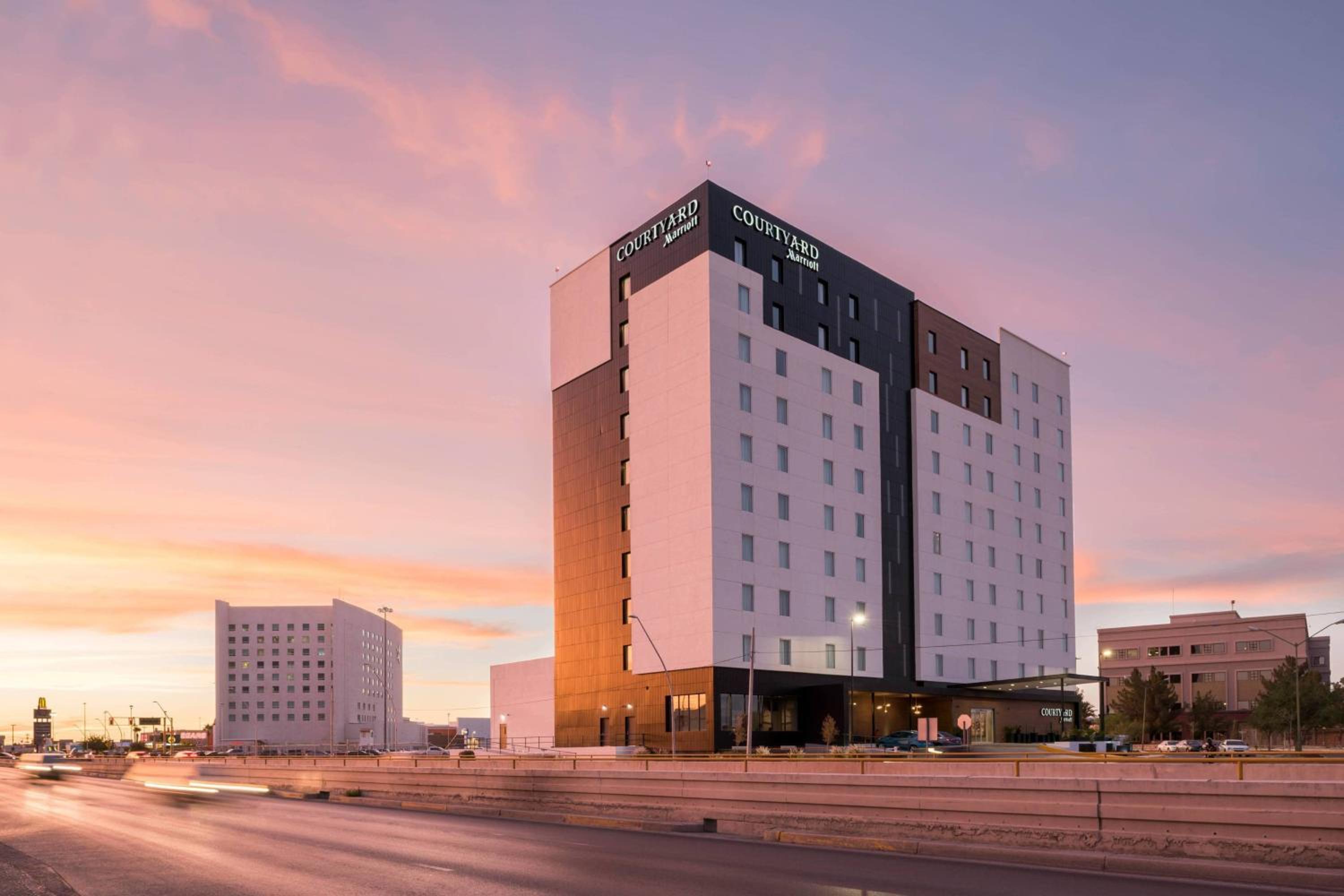 Hotel Courtyard by Marriott Ciudad Juarez - Image 1