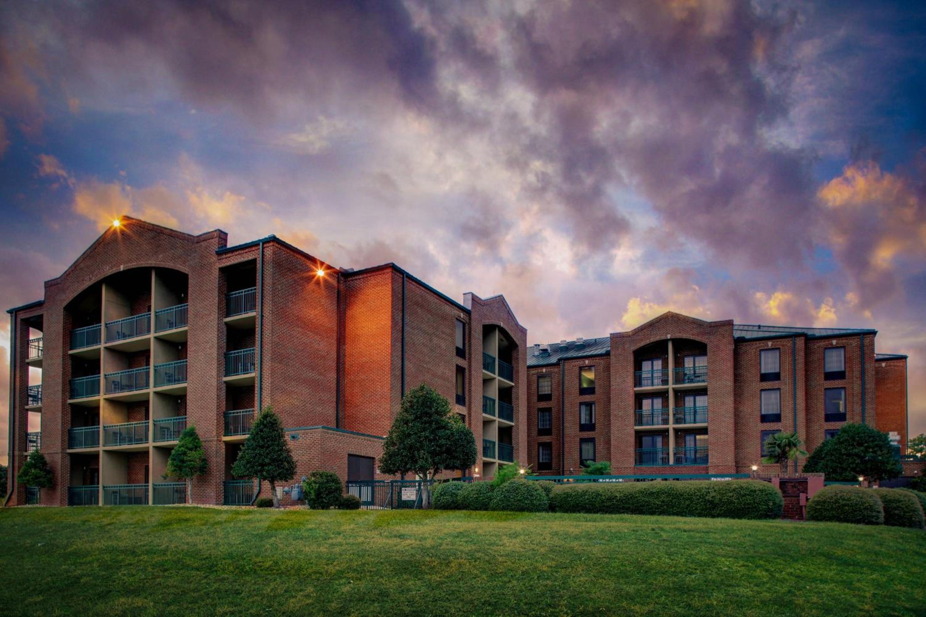 New Bern Vacations - Courtyard by Marriott New Bern - Property Image 4