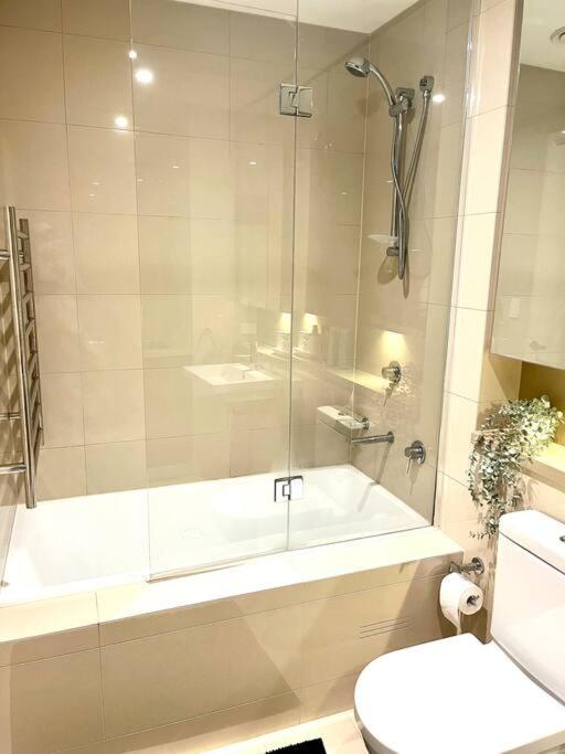 Amazing 2 bed 2 bed bath parking