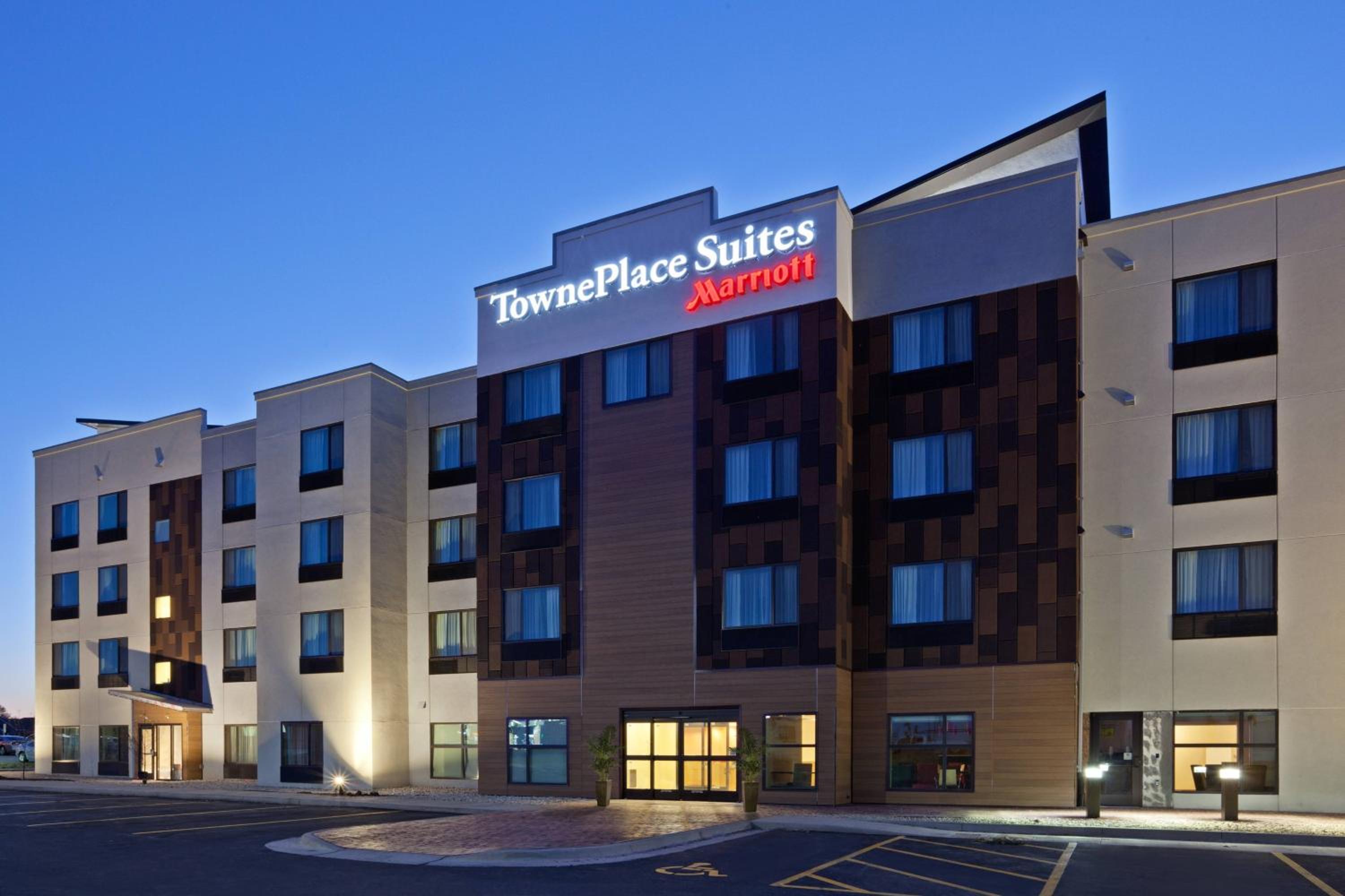 Hotel TownePlace Suites by Marriott Sioux Falls South - Image 1