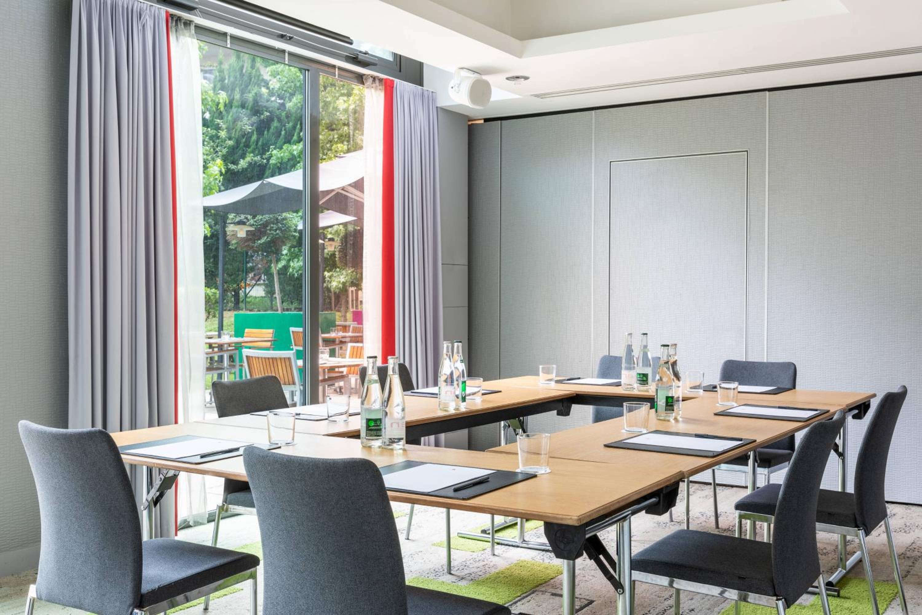 Saint-Denis Vacations - Courtyard by Marriott Paris Saint Denis - Property Image 2