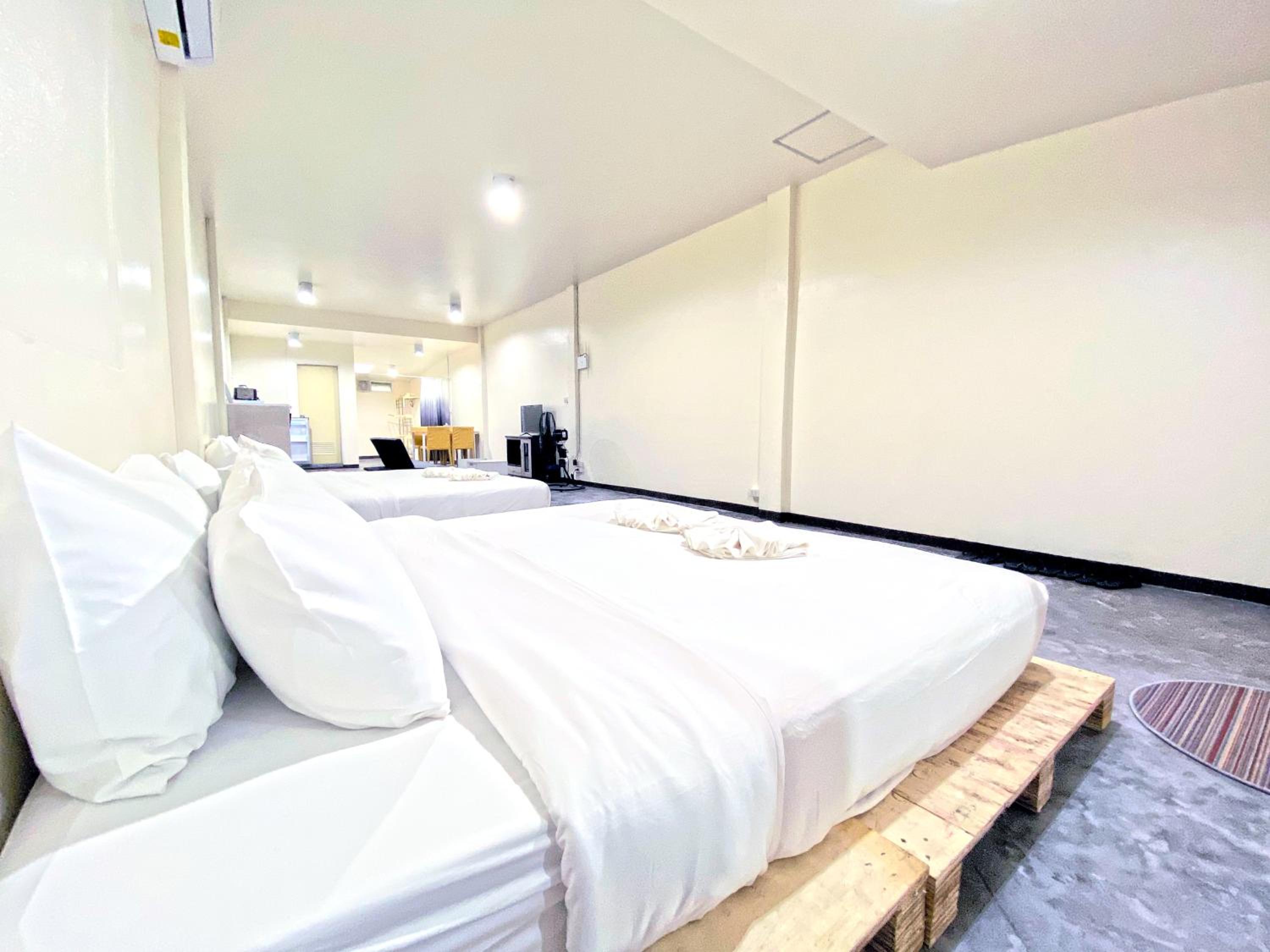 Studio townhouse near Airport and old town Chiang Mai view 4