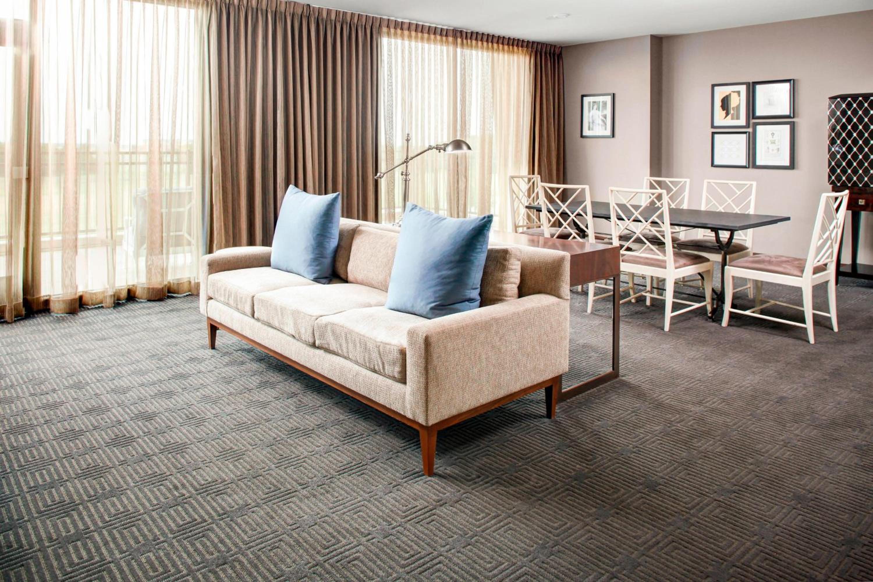 Sheraton McKinney - Property Image 3