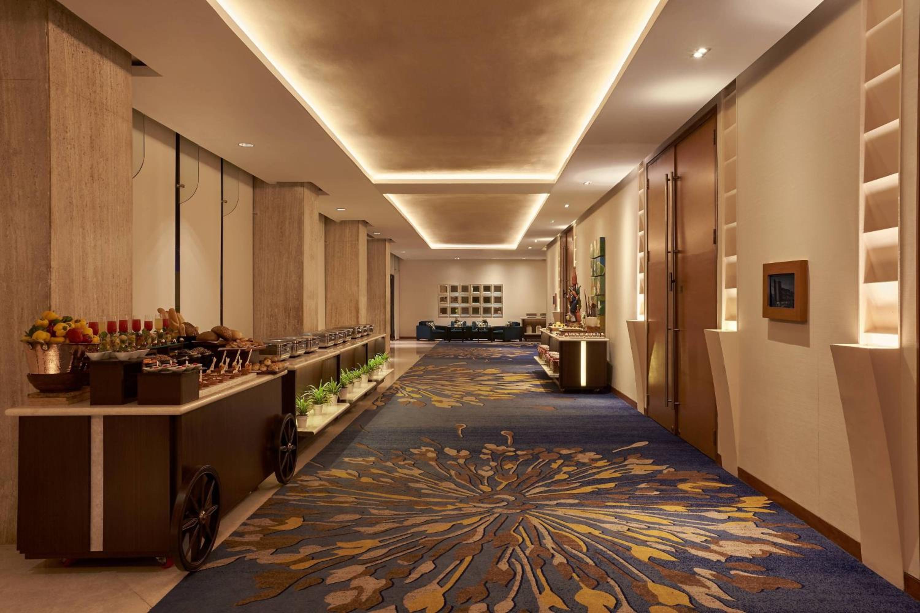 Mumbai Vacations - Courtyard by Marriott Mumbai International Airport - Property Image 24