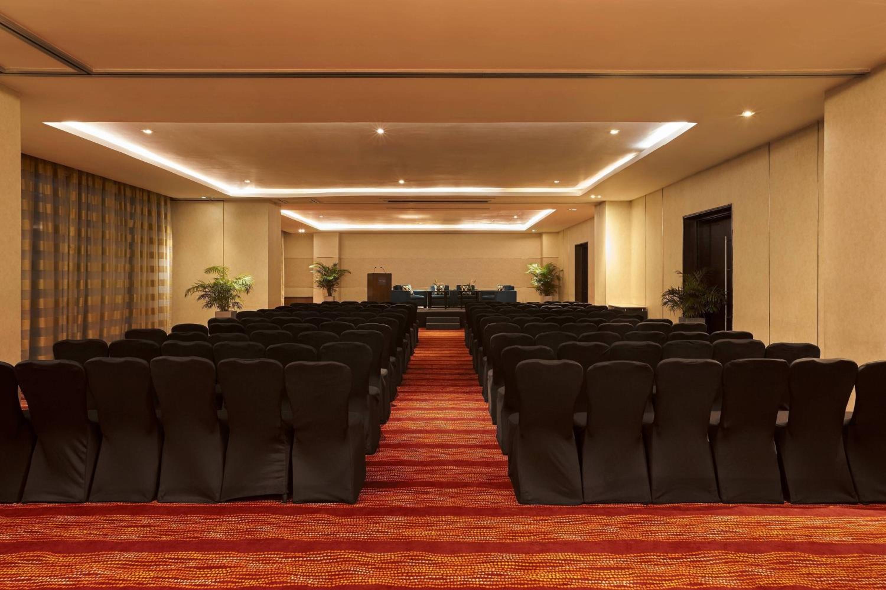 Mumbai Vacations - Courtyard by Marriott Mumbai International Airport - Property Image 26