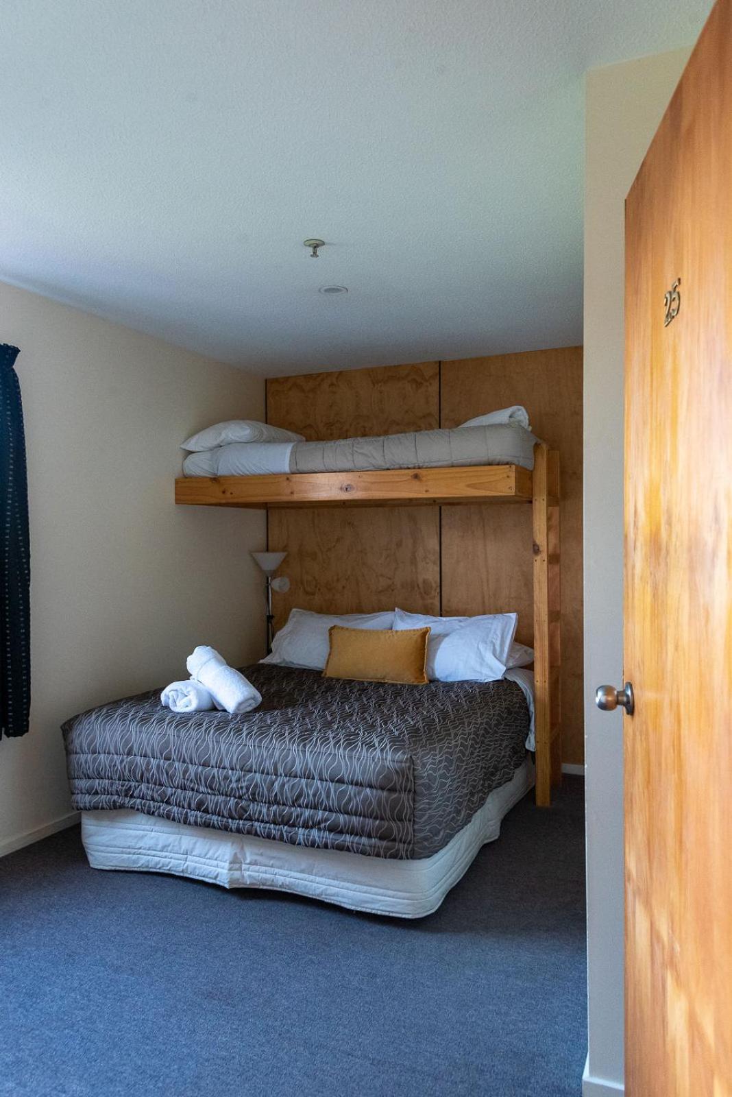 Snow Denn Lodge