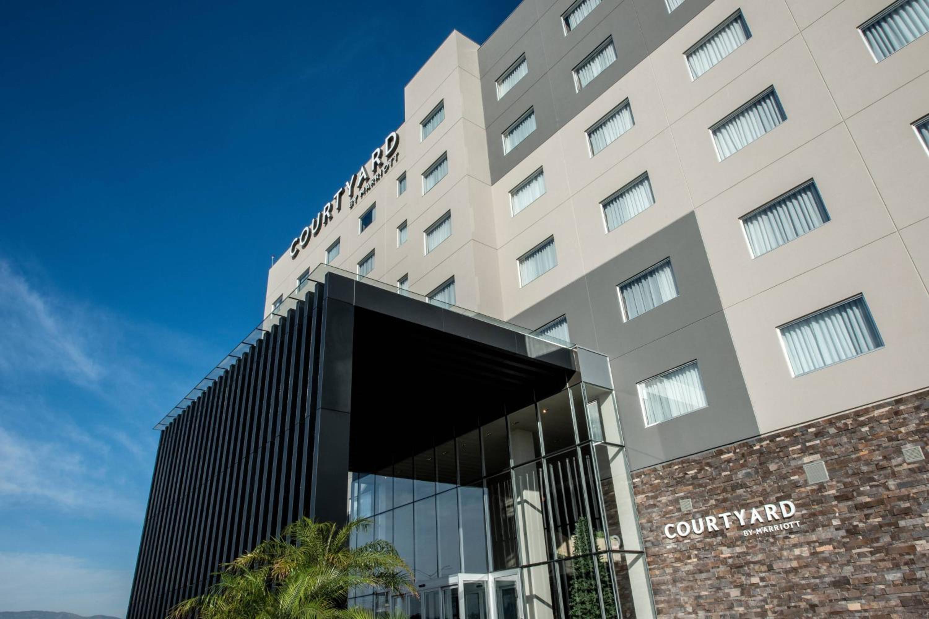 Hotel Courtyard by Marriott San Luis Potosi, Los Lagos - Image 1