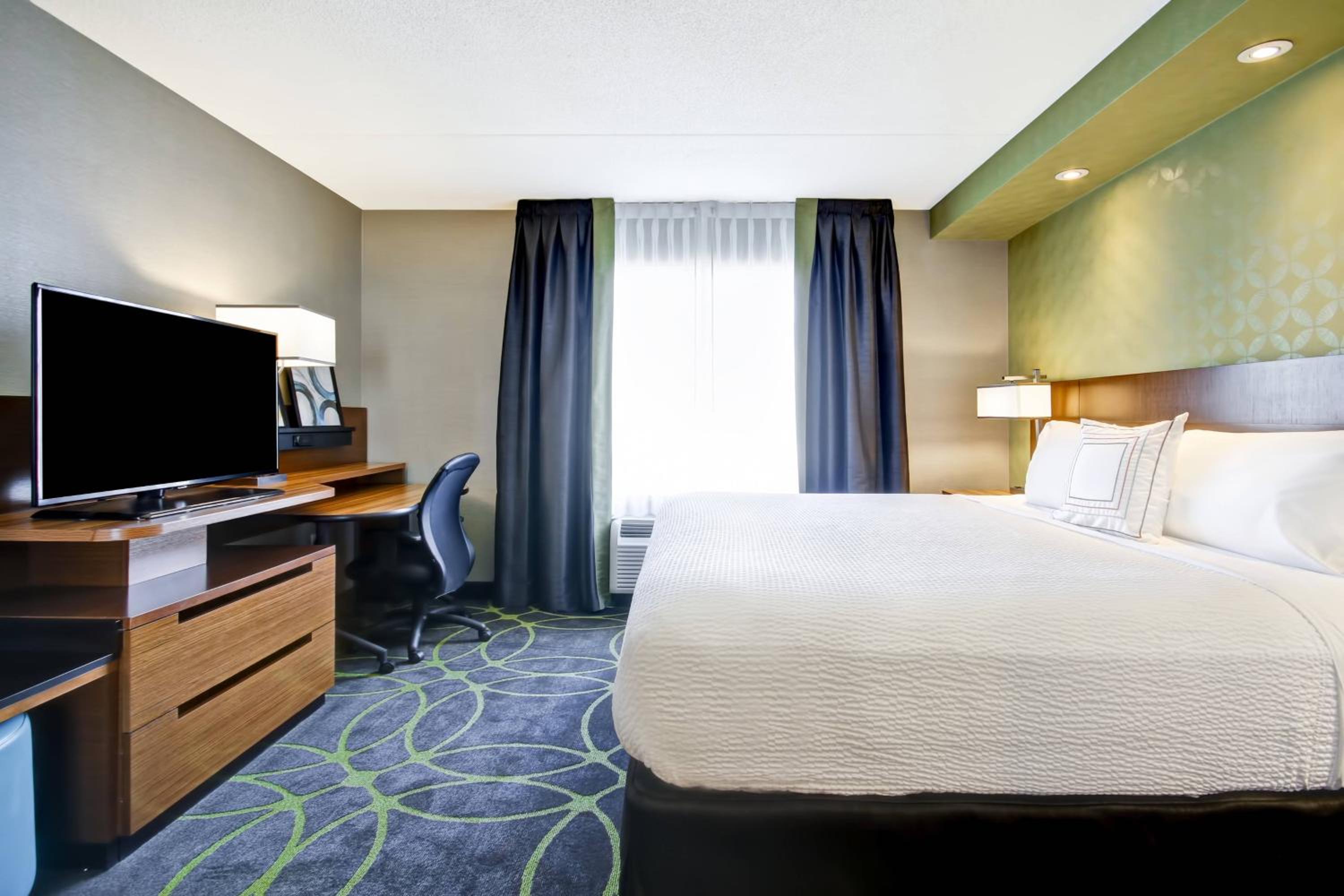 Guelph Vacations - Fairfield Inn  Suites by Marriott Guelph - Property Image 5