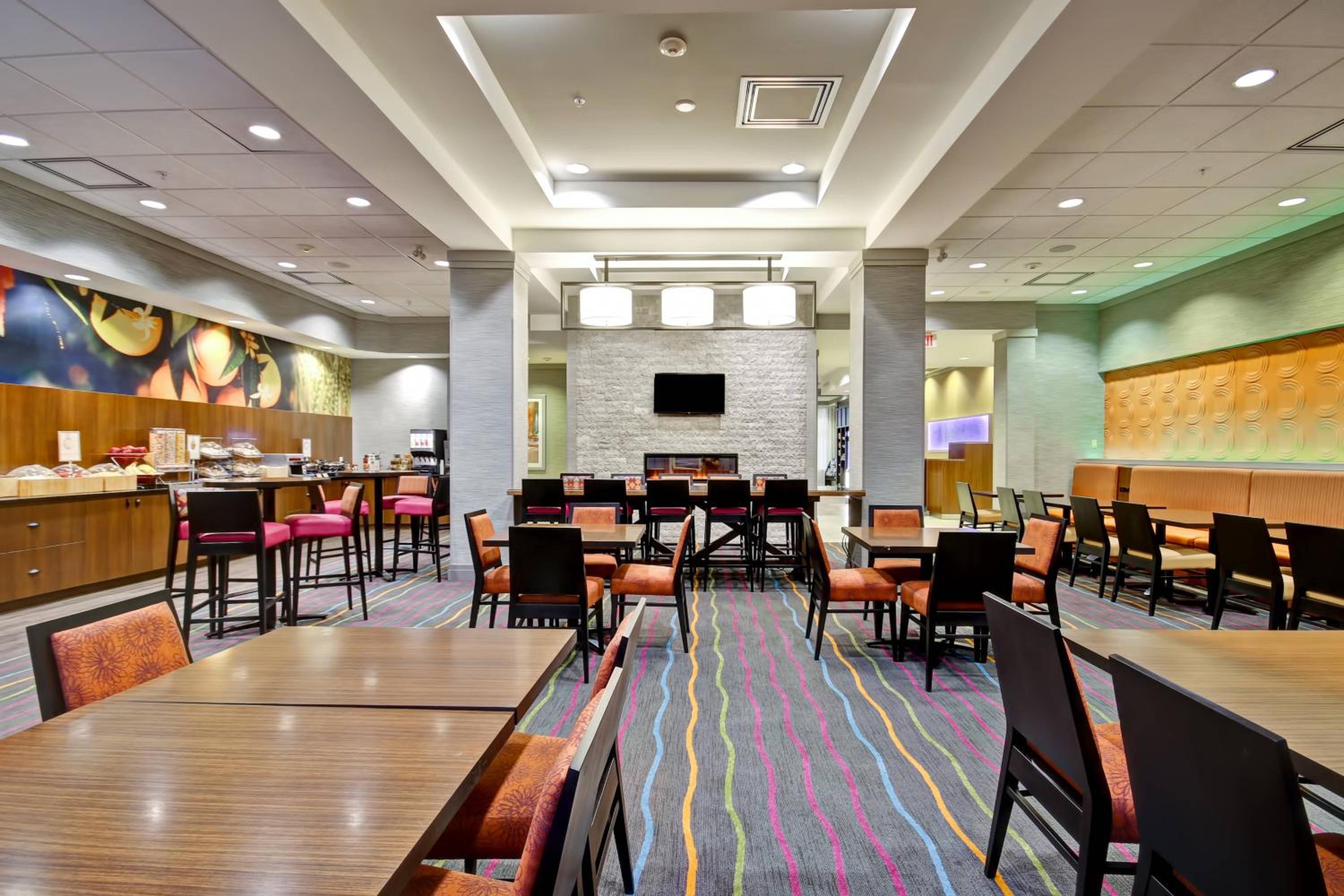 Guelph Vacations - Fairfield Inn  Suites by Marriott Guelph - Property Image 6