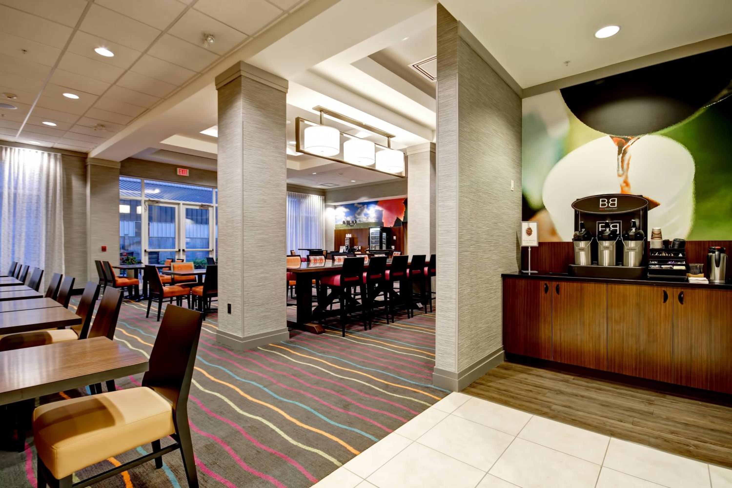 Guelph Vacations - Fairfield Inn  Suites by Marriott Guelph - Property Image 10
