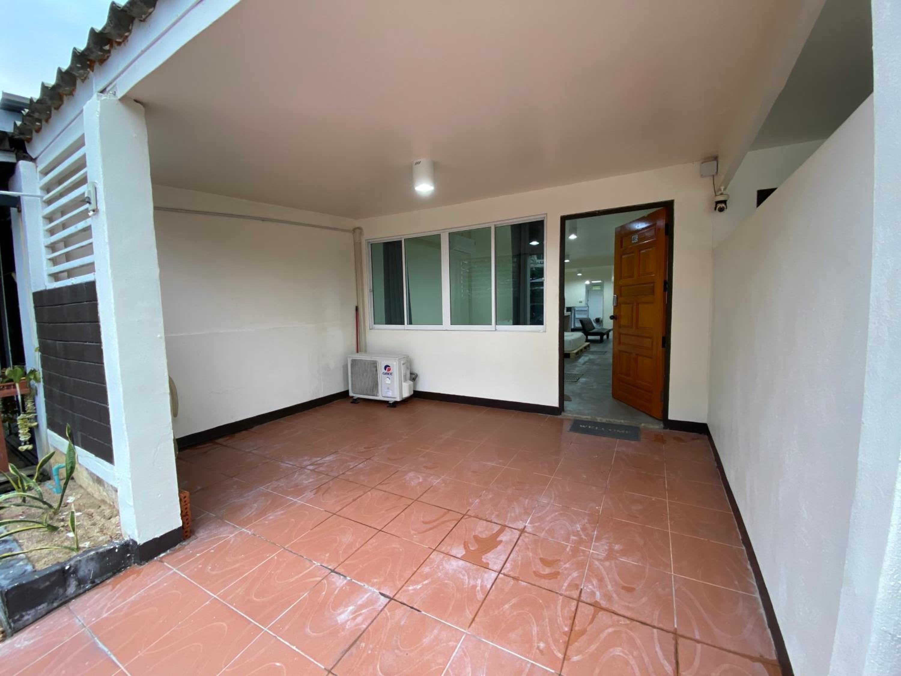 Studio townhouse near Airport and old town Chiang Mai view 2